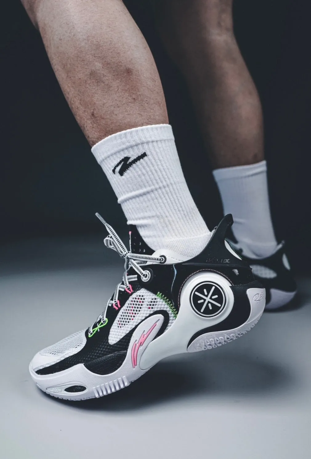 Li-Ning Wade Fission 8 - Panda Enhanced Lateral Stability Structural Hexagonal Tread