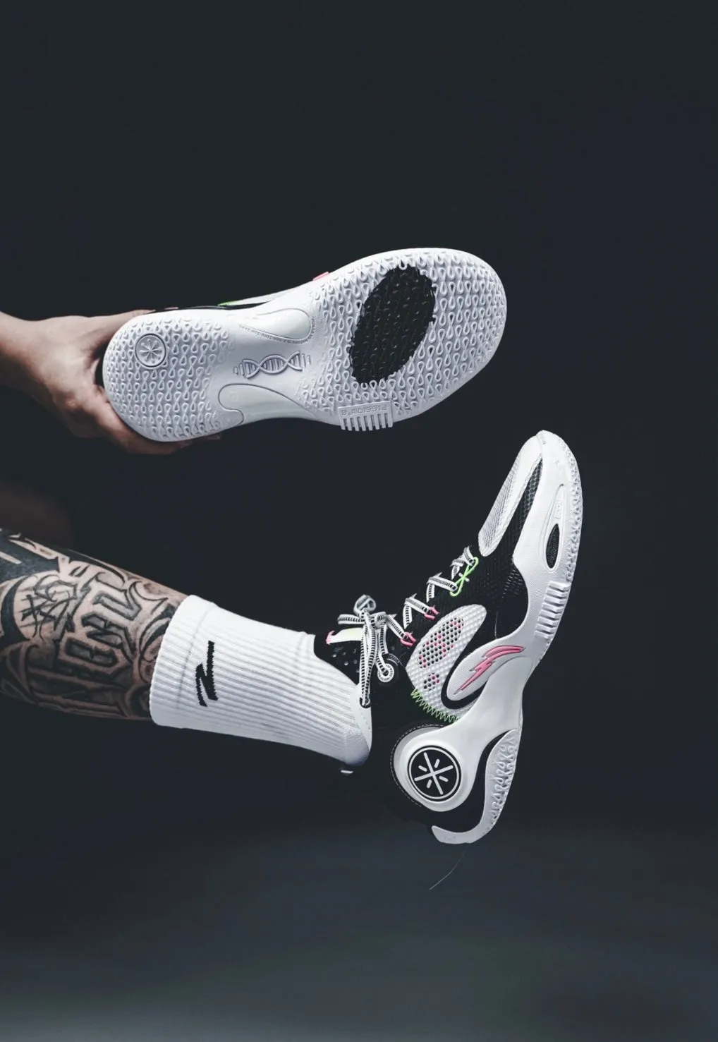 Li-Ning Wade Fission 8 - Panda mesh material Anti Friction