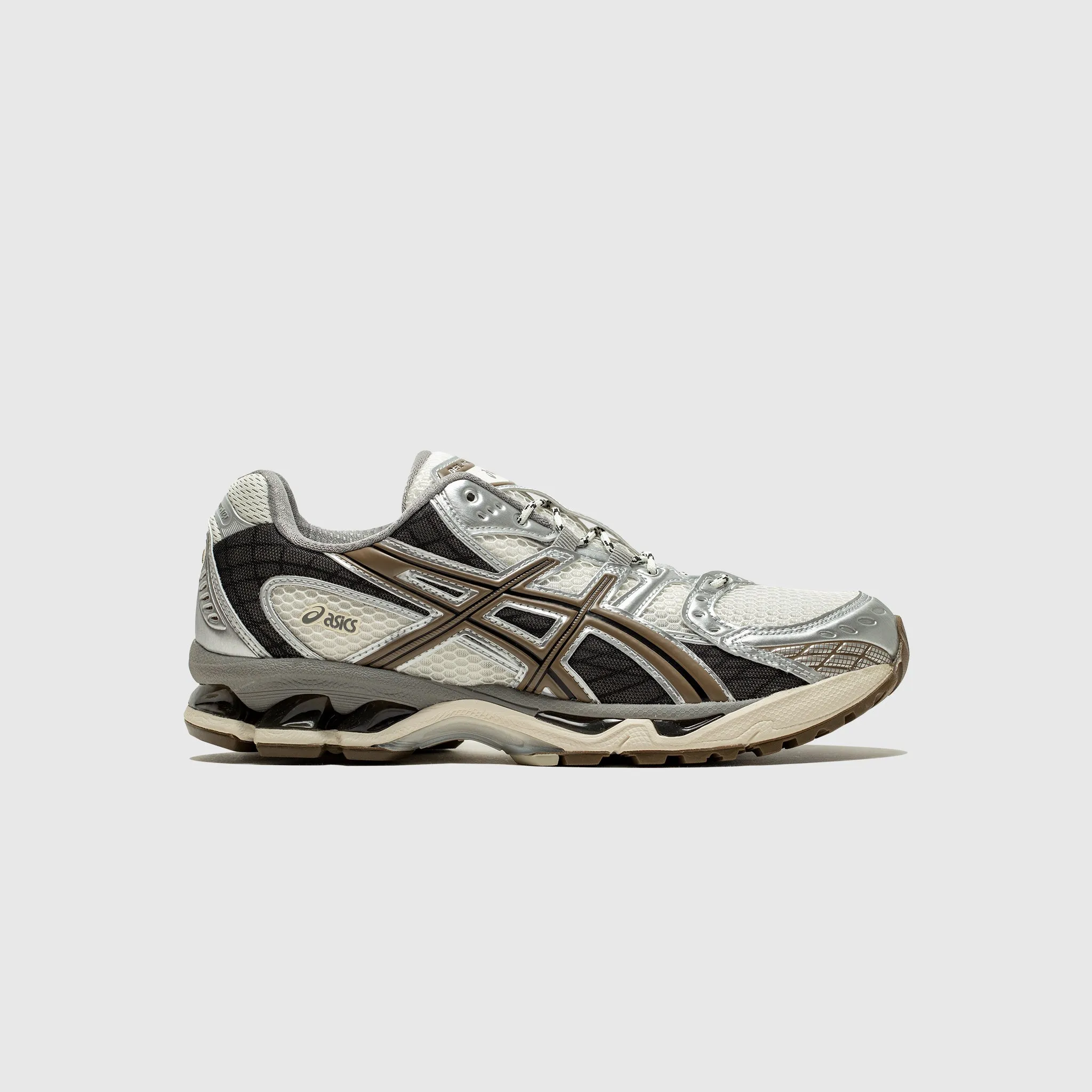 Non Marking Tread running shoes for advanced runners GEL-NIMBUS 10.1 "CREAM PURE SILVER"