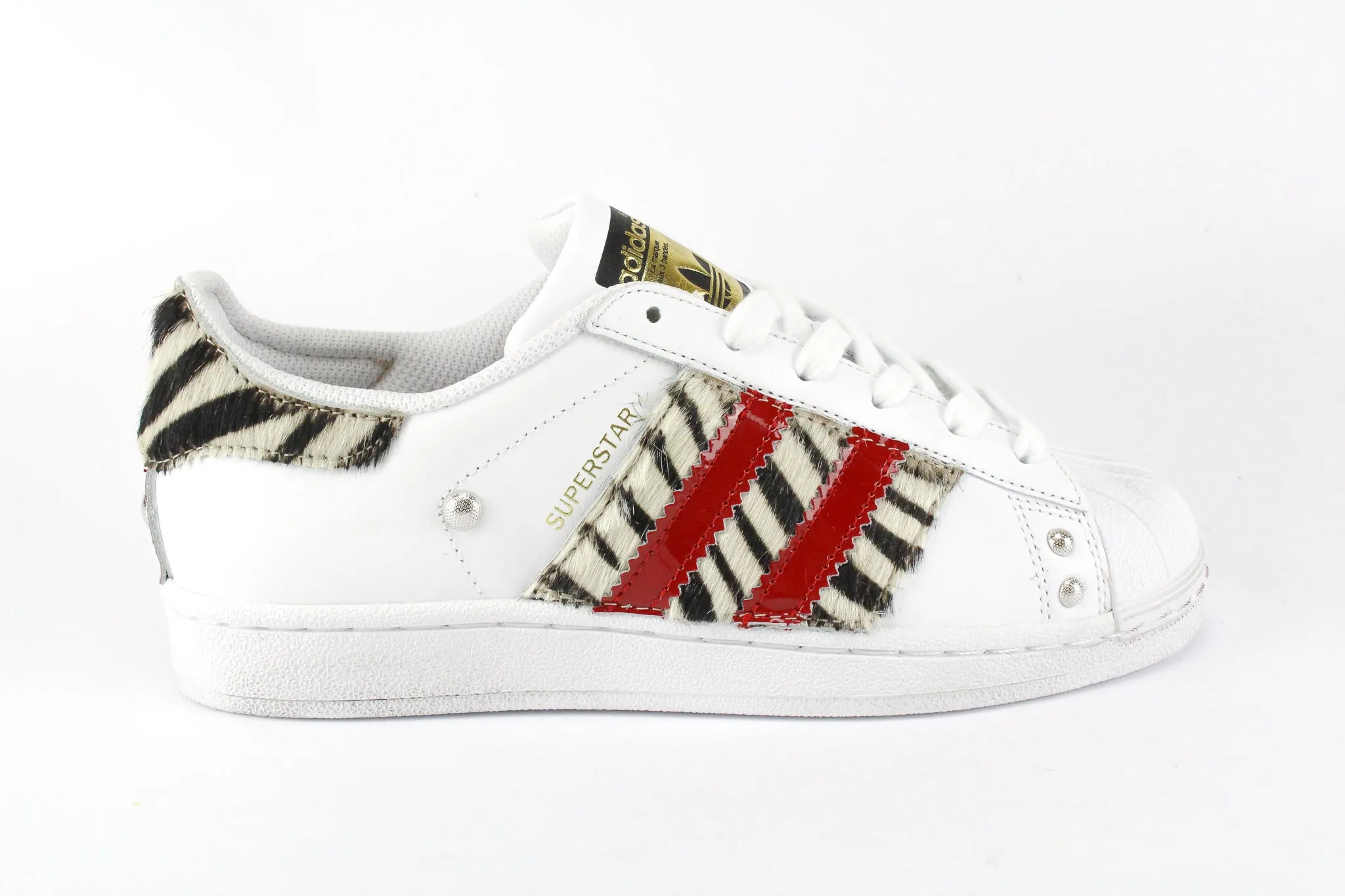 Sleek Style Adidas Superstar Zebrate & Vernice Rossa
