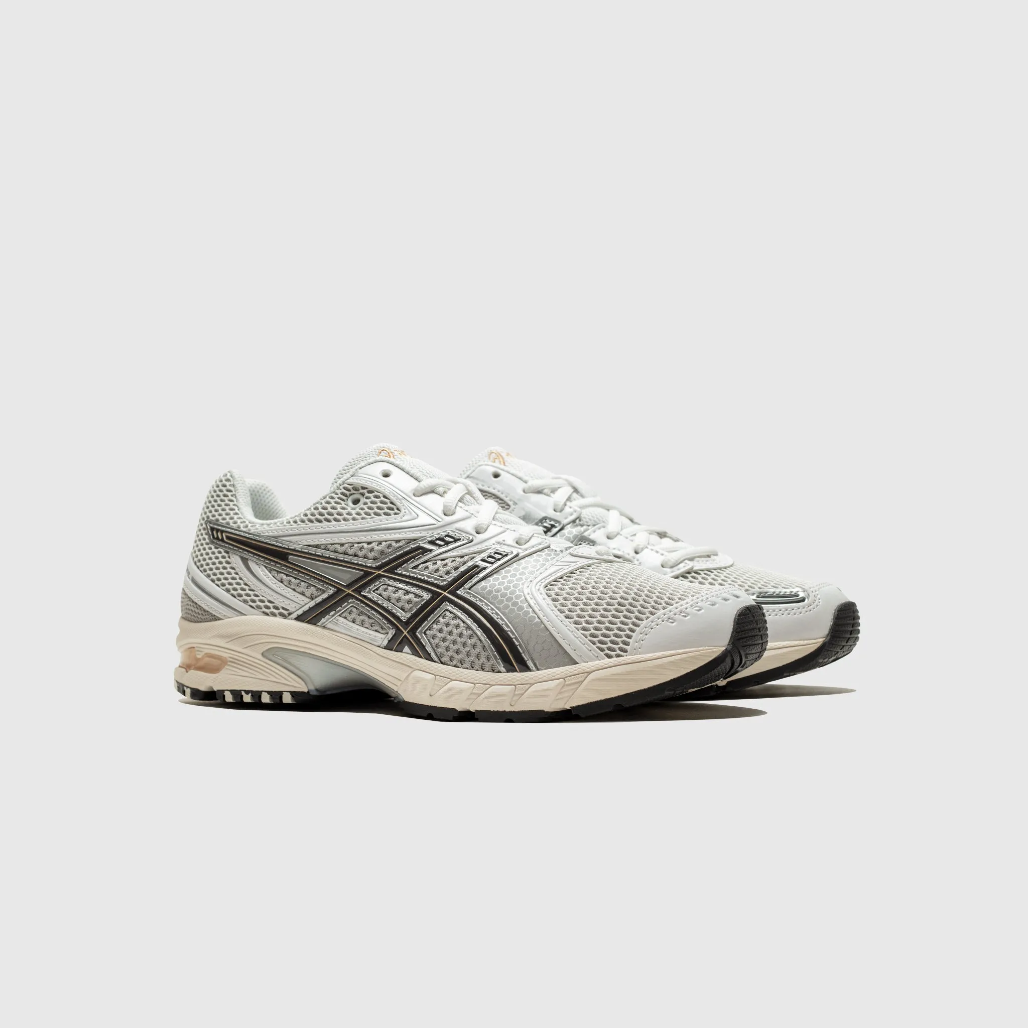 GEL-DS TRAINER 14 "WHITE HONEY" sprinting running choice