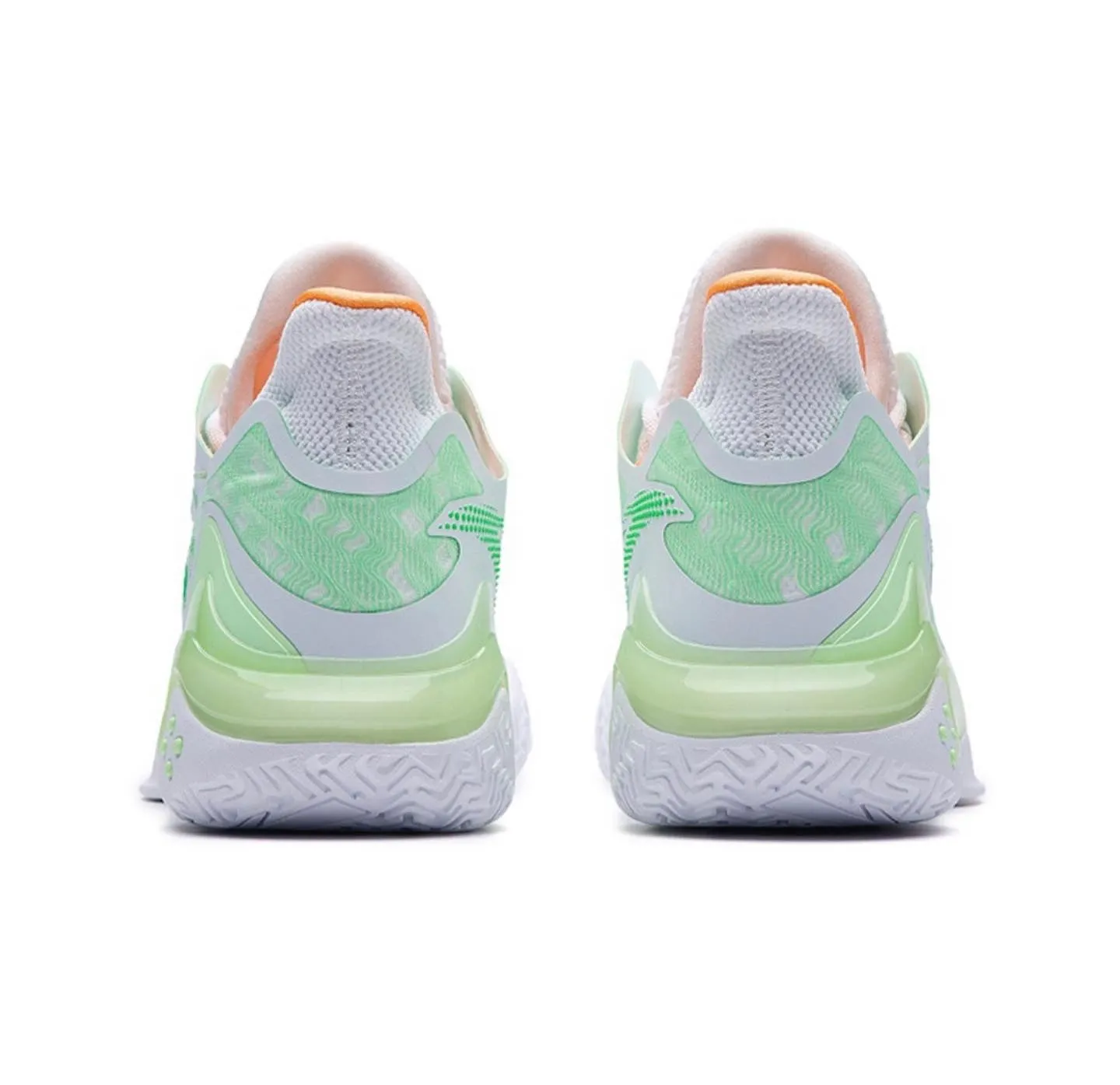 Enhanced Durability Features Comfortable bend Anta Shock Wave 4 - Crazy Clouds