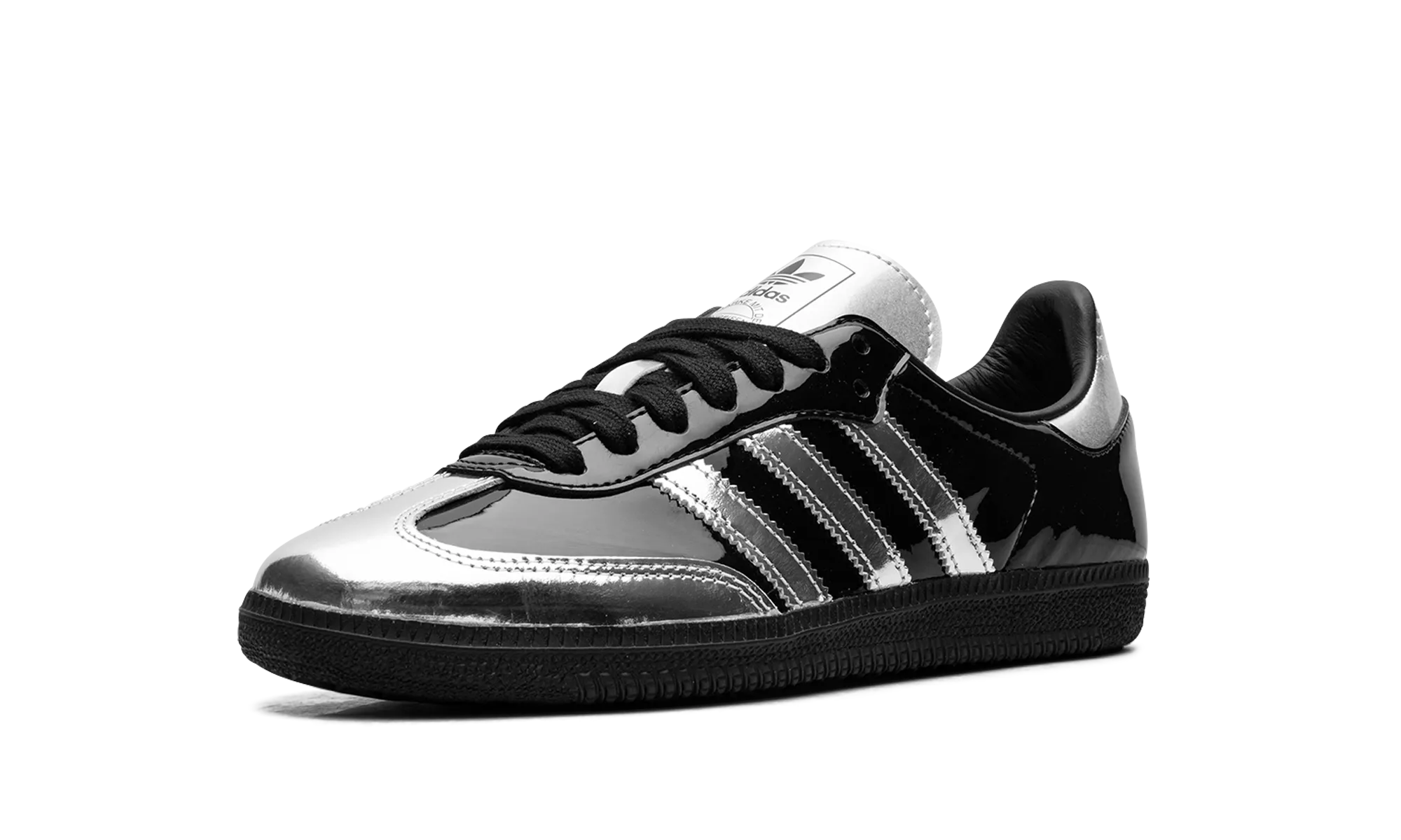 Samba "atmos - Tuxedo" Outfit Upgrade Group Hike