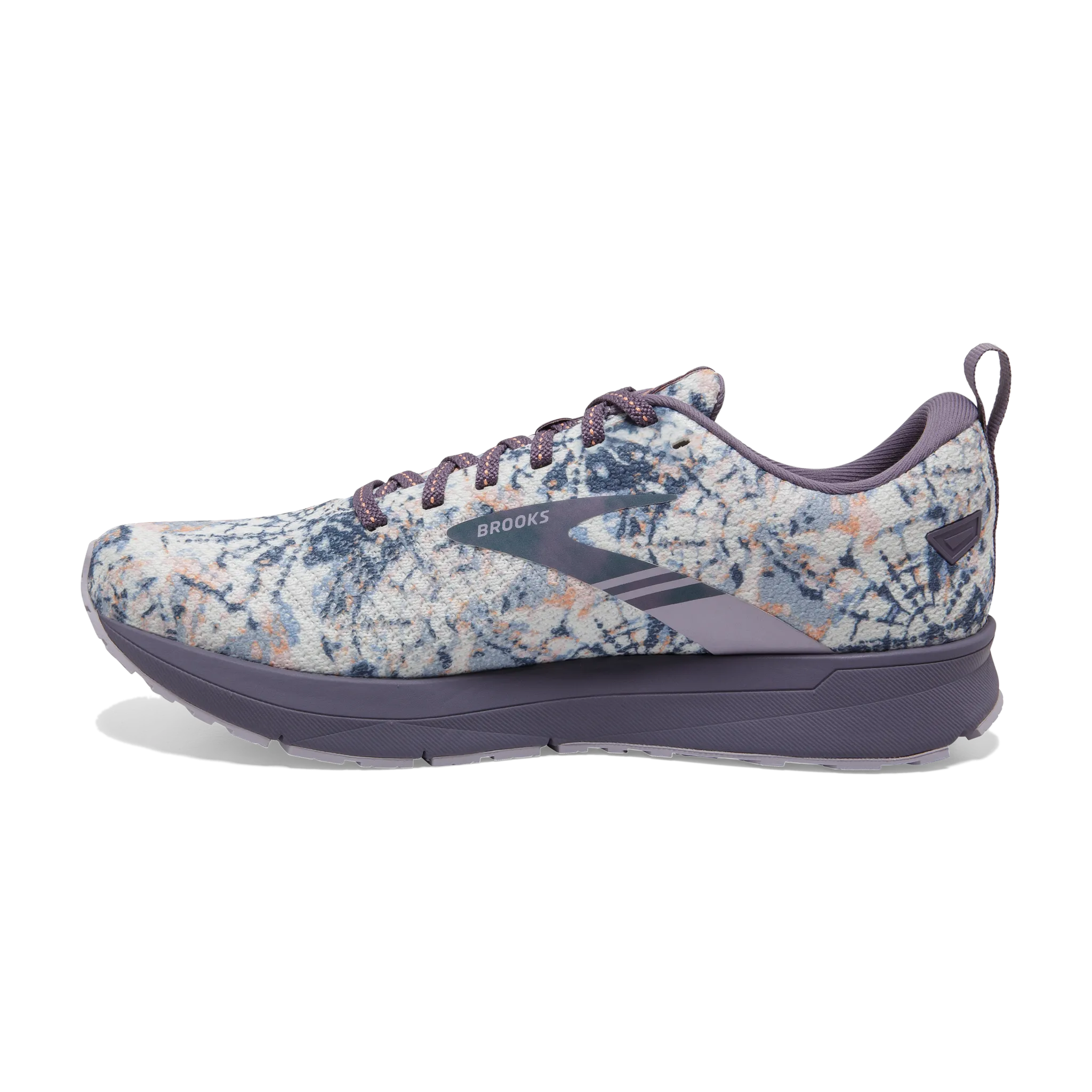 Women's Revel 5 running in a suspension cable bridge area shoes