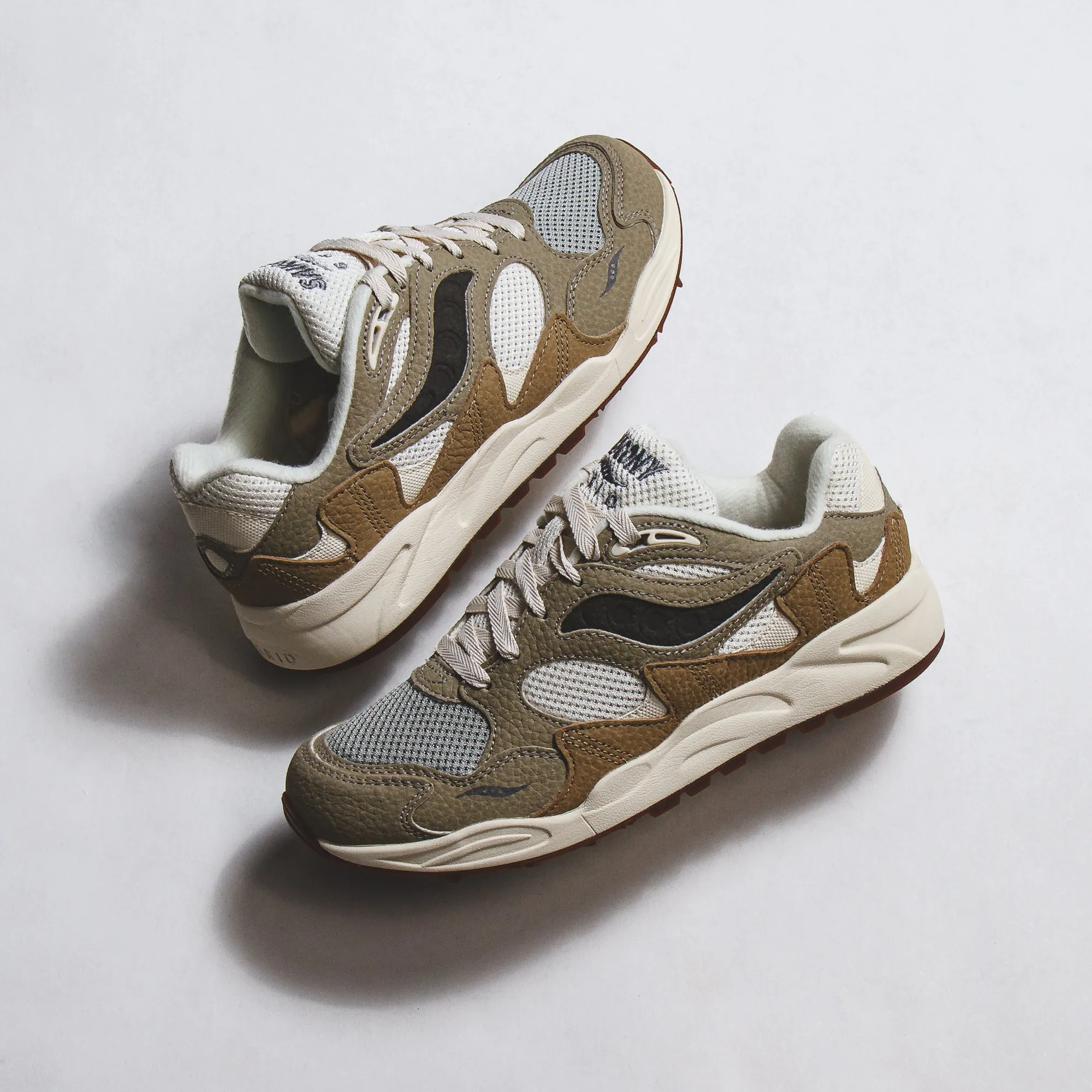 buckles Pressure Dispersion Sole Saucony Men Grid Shadow 2 Sand Sage S70799-1
