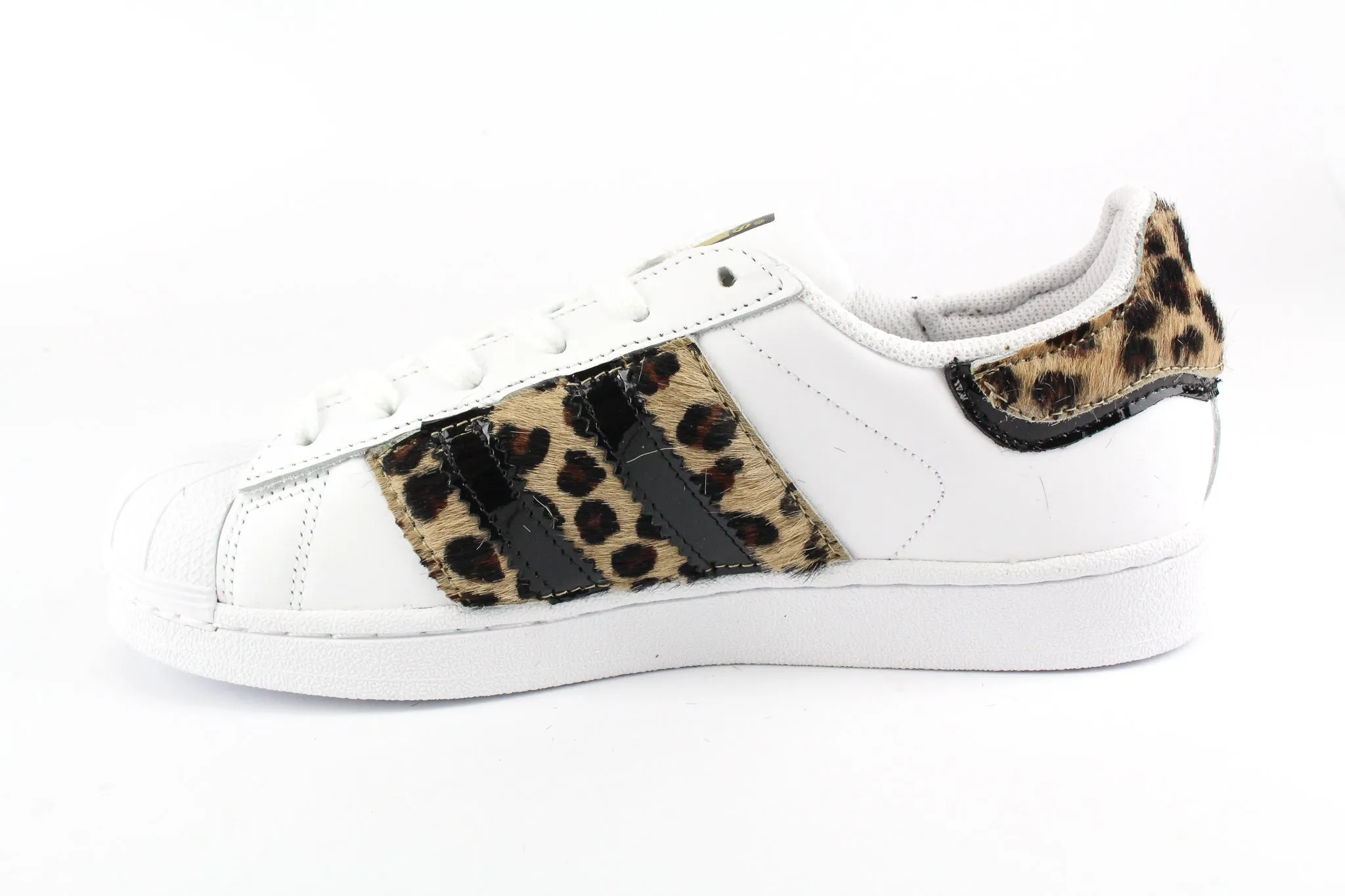 All Outfits Creek Run Adidas Superstar Maculate & Vernice Nera