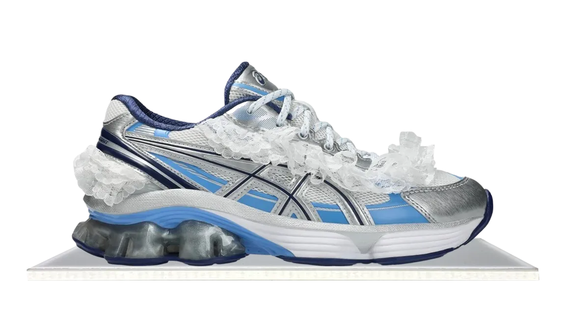 early morning run ASICS Gel-Kinetic Fluent SHUSHU Tong White
