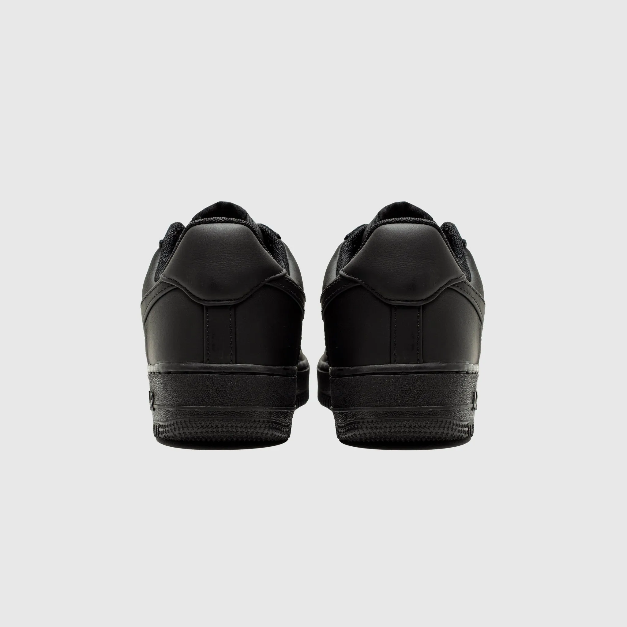 AIR FORCE 1 LOW RETRO PREMIUM "TRIPLE BLACK" Marathon Fit London Cool