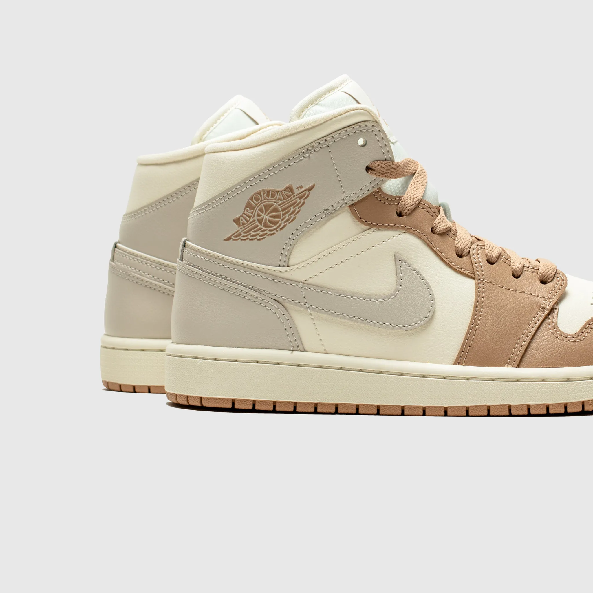 WMNS AIR JORDAN 1 MID "TAN TOE" velcro