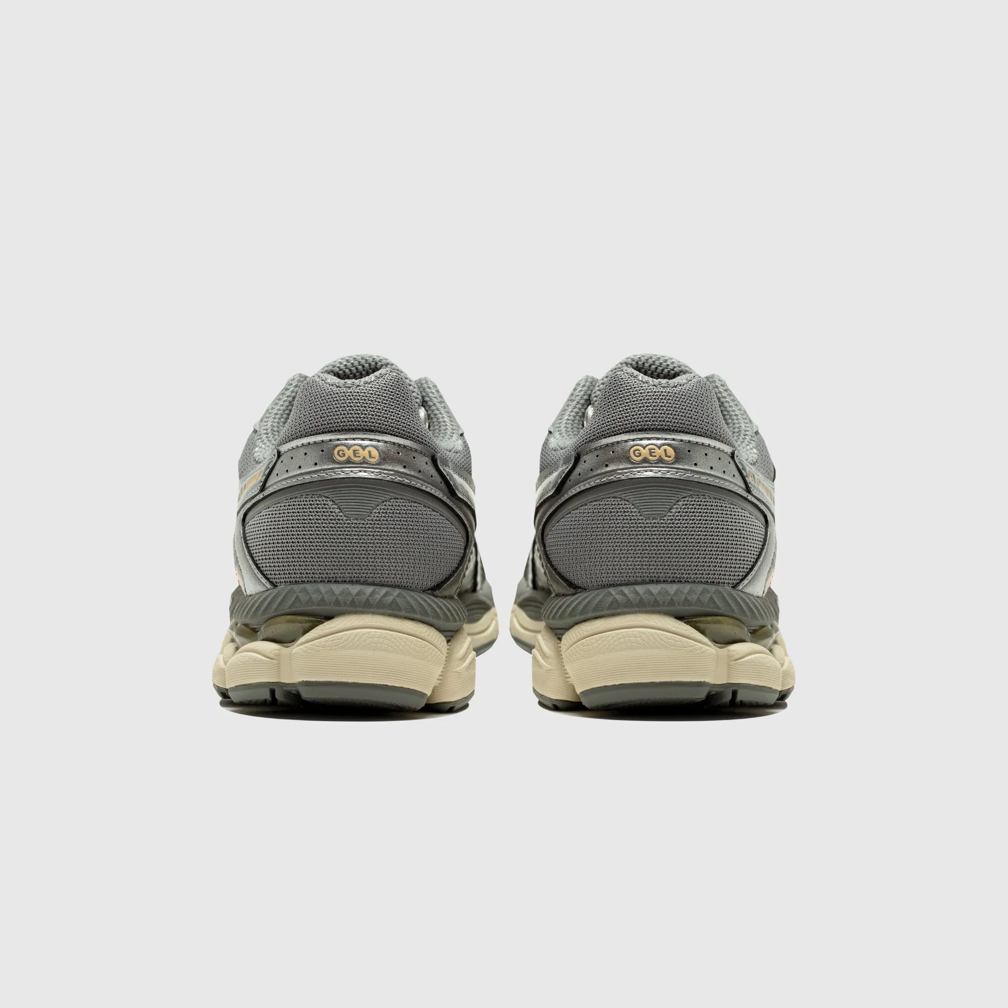 Multi Density Foam Layers running in a 20K shoes GEL-CUMULUS 16
