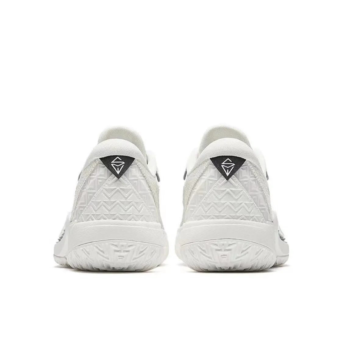 Training Class Gear Anta Shock Wave 6 - White