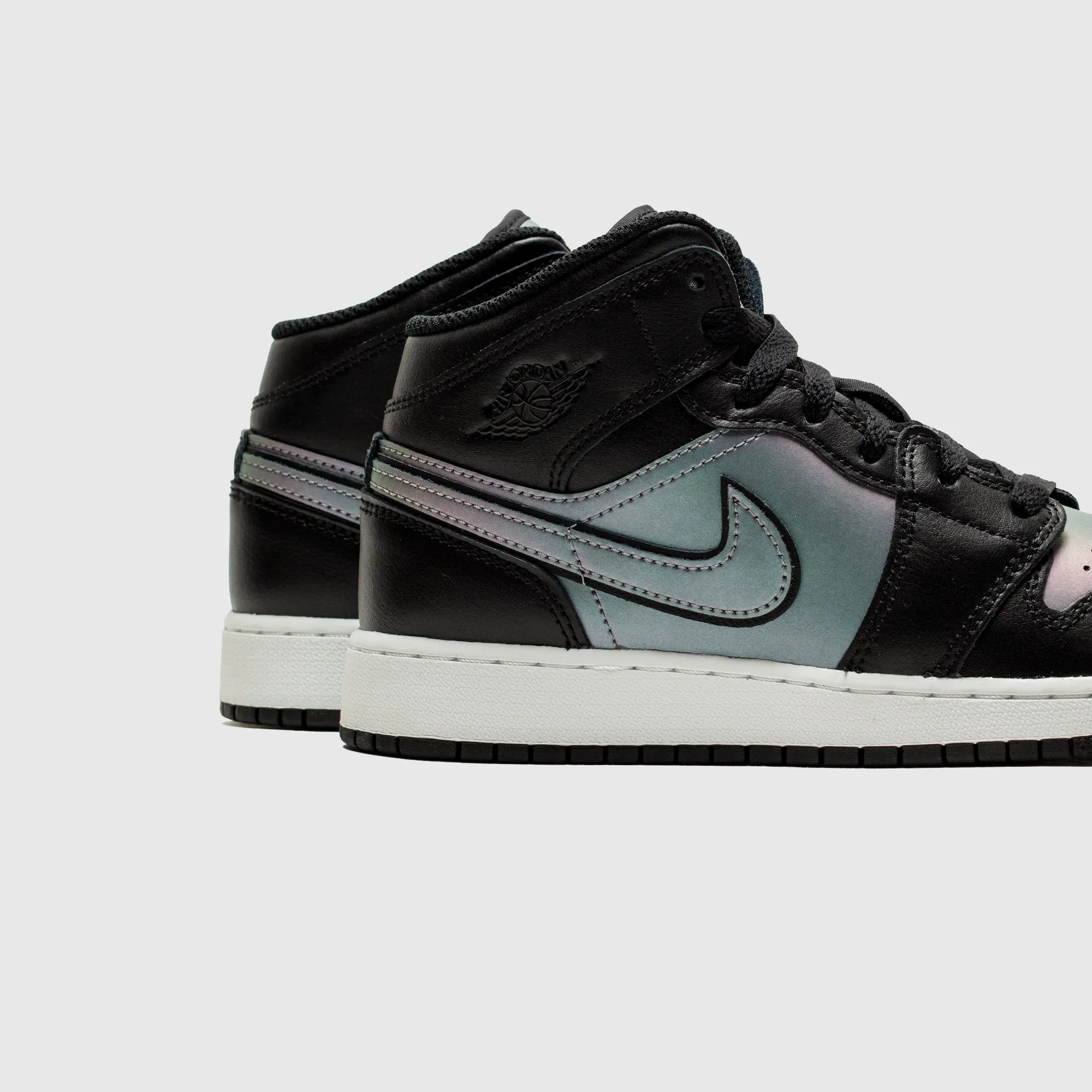 Event Mode Casual Move AIR JORDAN 1 MID SE BG (GS) "BLACK"