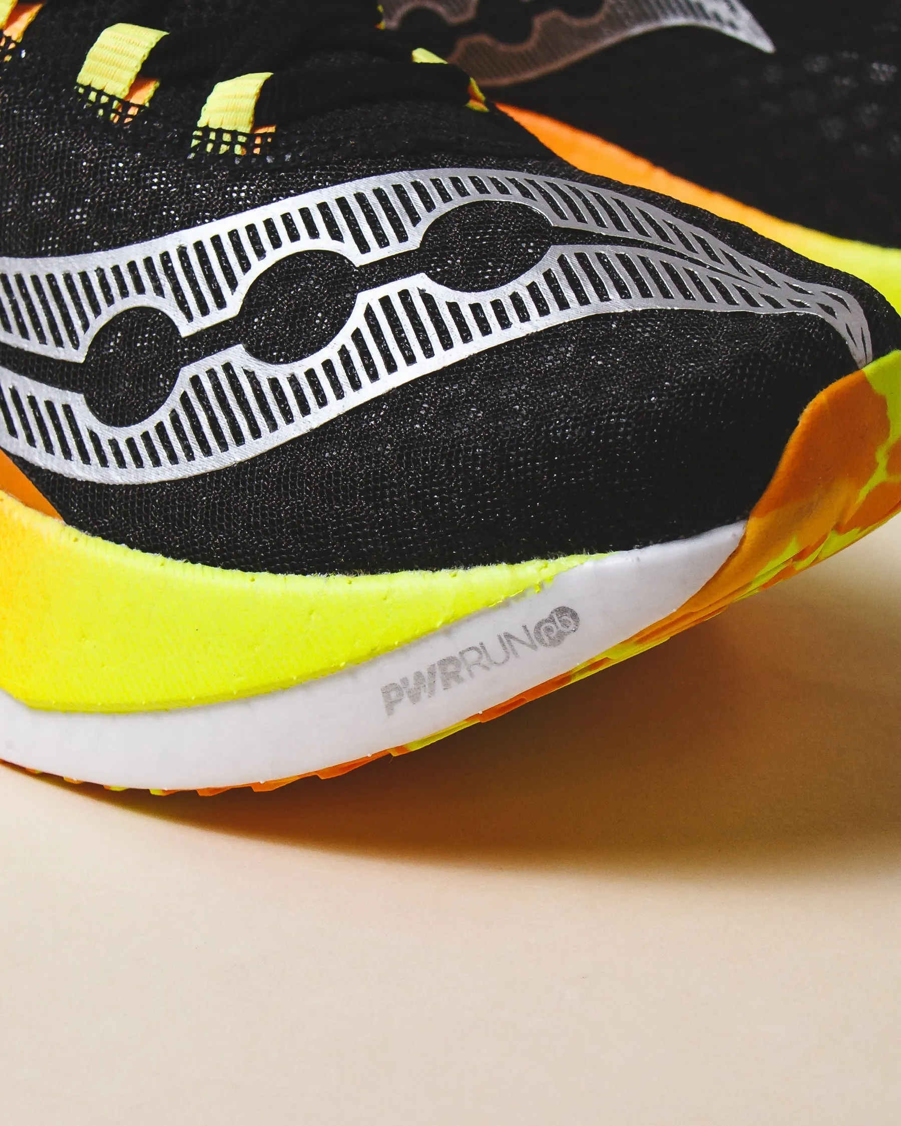 Saucony Men Endorphin Pro 4 Black VO2 S20939-343 Elderly beginner runners' shoes