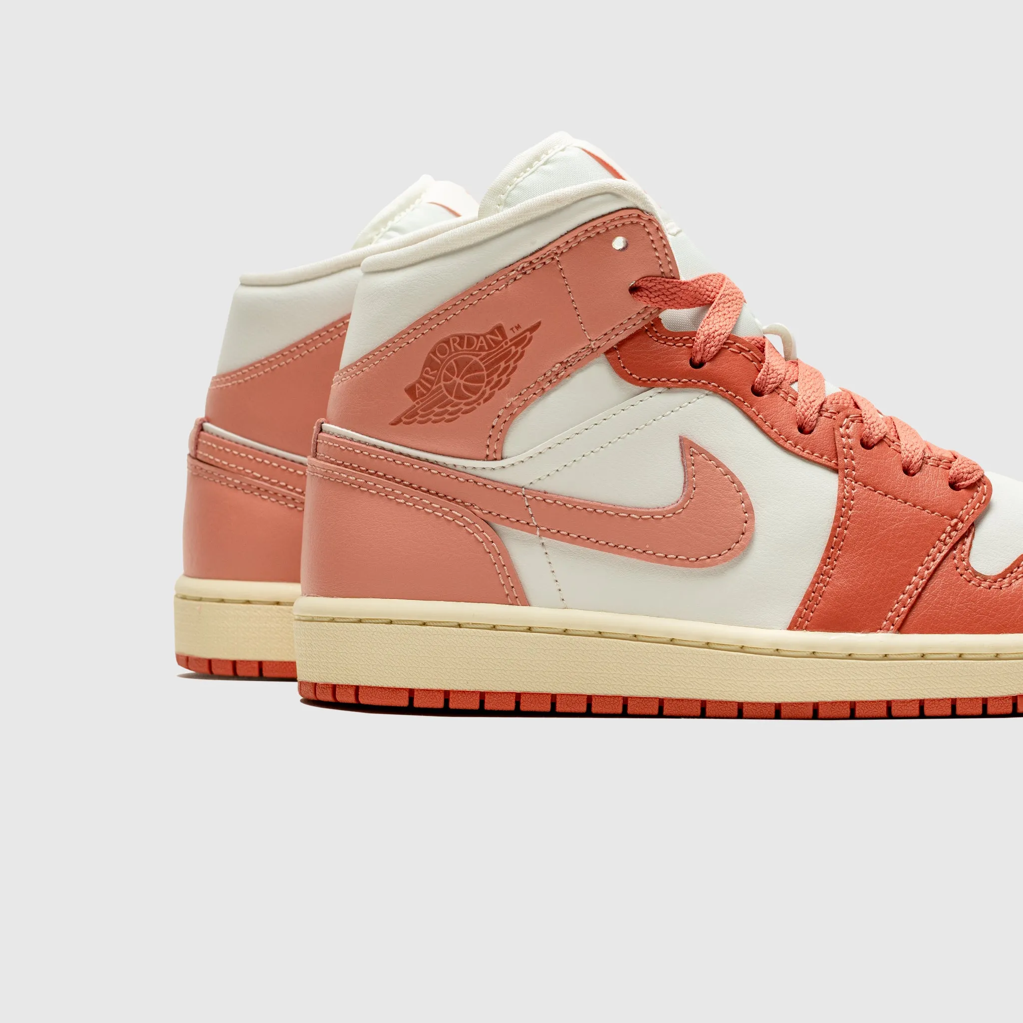 WMNS AIR JORDAN 1 MID "LIGHT MADDER ROOT" Trendy