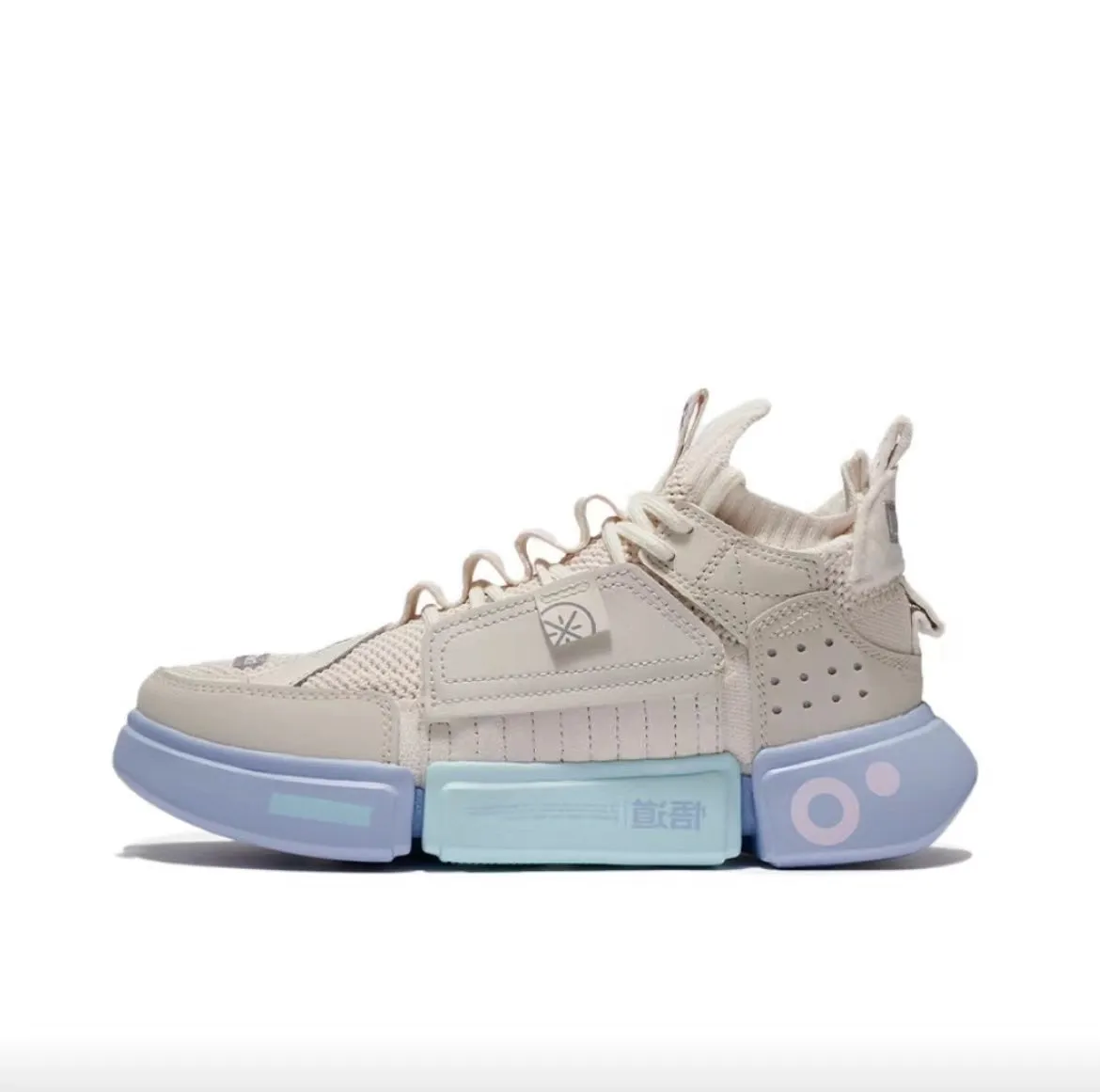 NYFW x Li-Ning Essence 2 ACE - Cotton Candy Foot Hugging Fit Thermal regulation