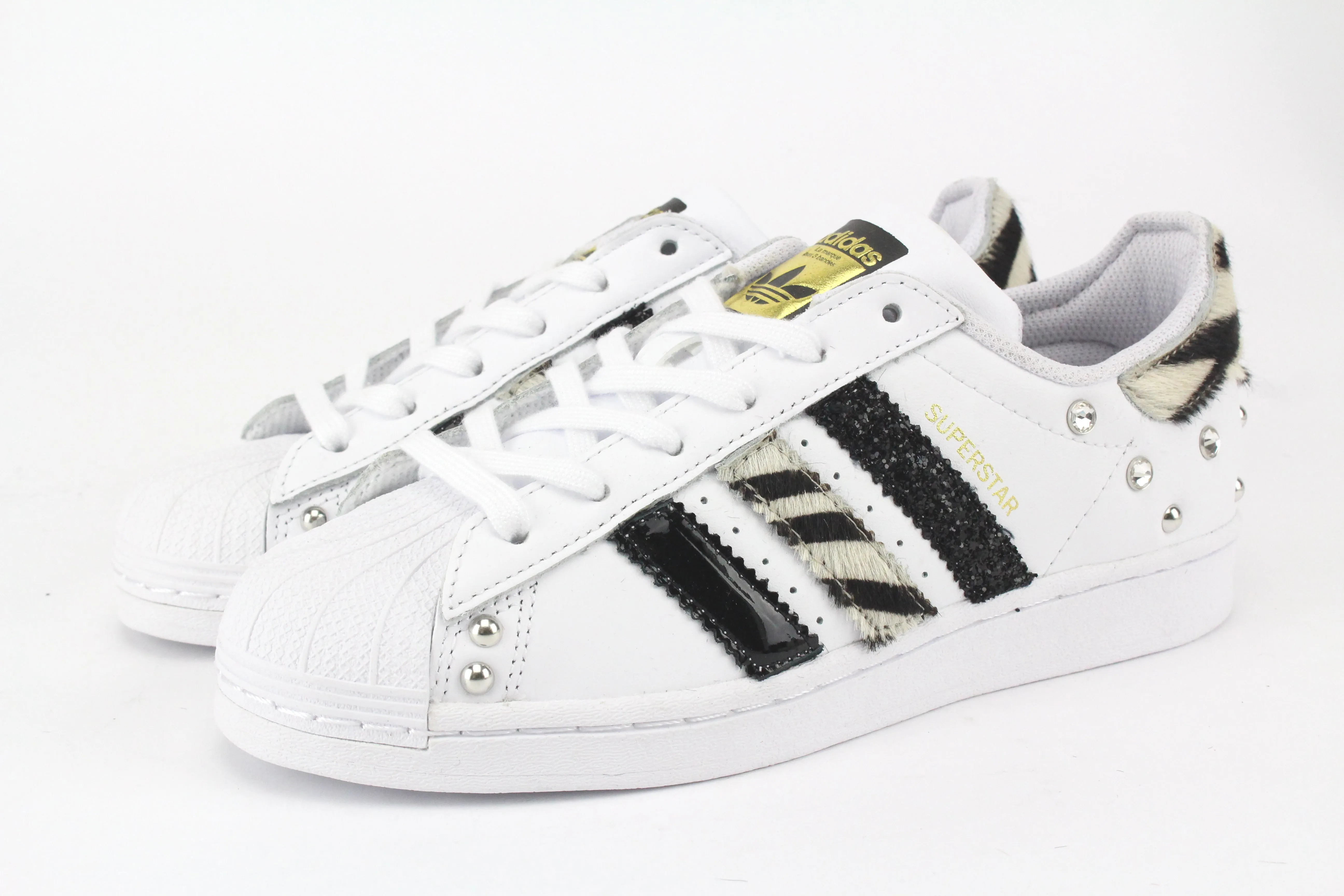 Guide Hike Sneakers style Adidas Superstar Zebrate Strass & vernice Nera