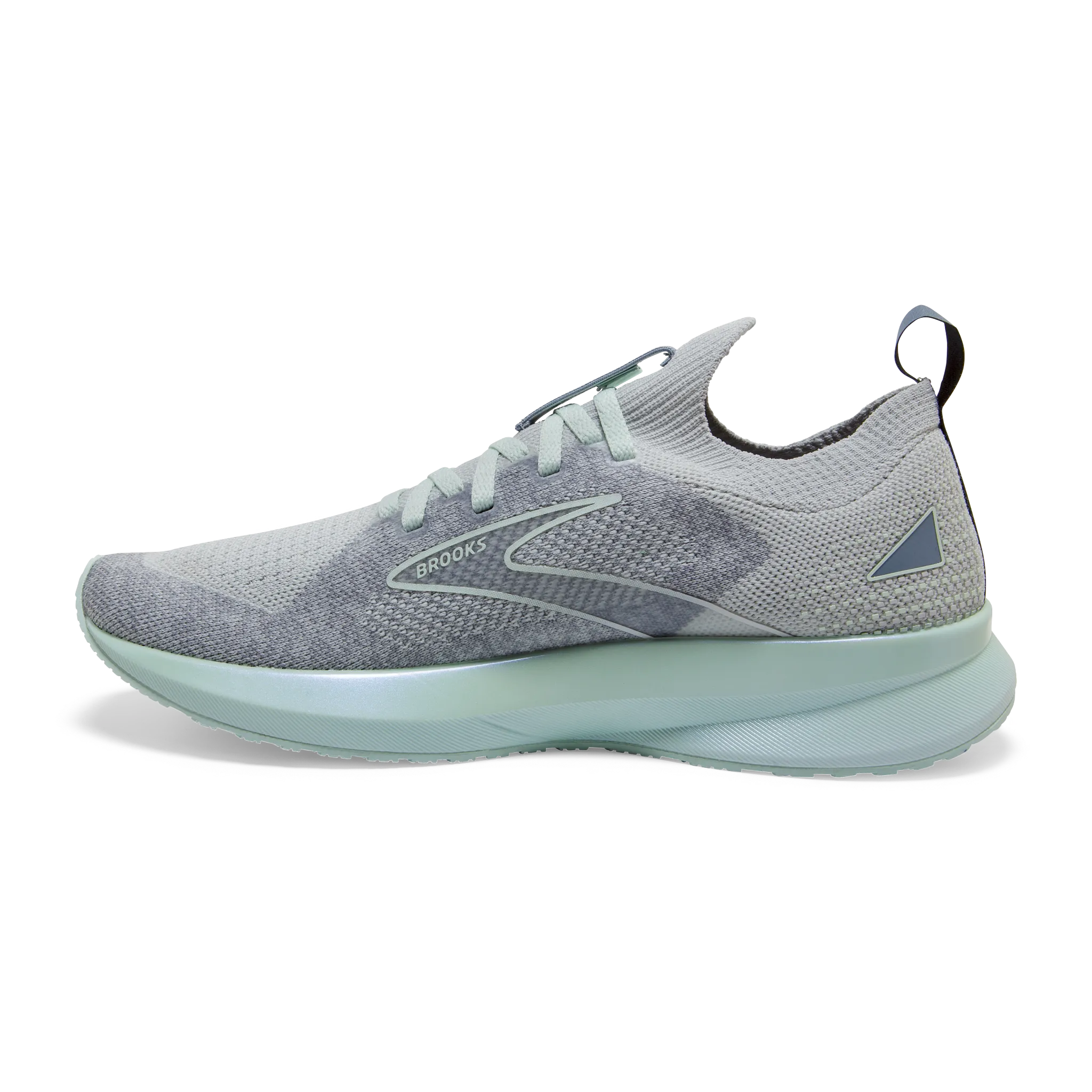 running in a coastal area Under Armour Charged Assert Women's Levitate StealthFit 5