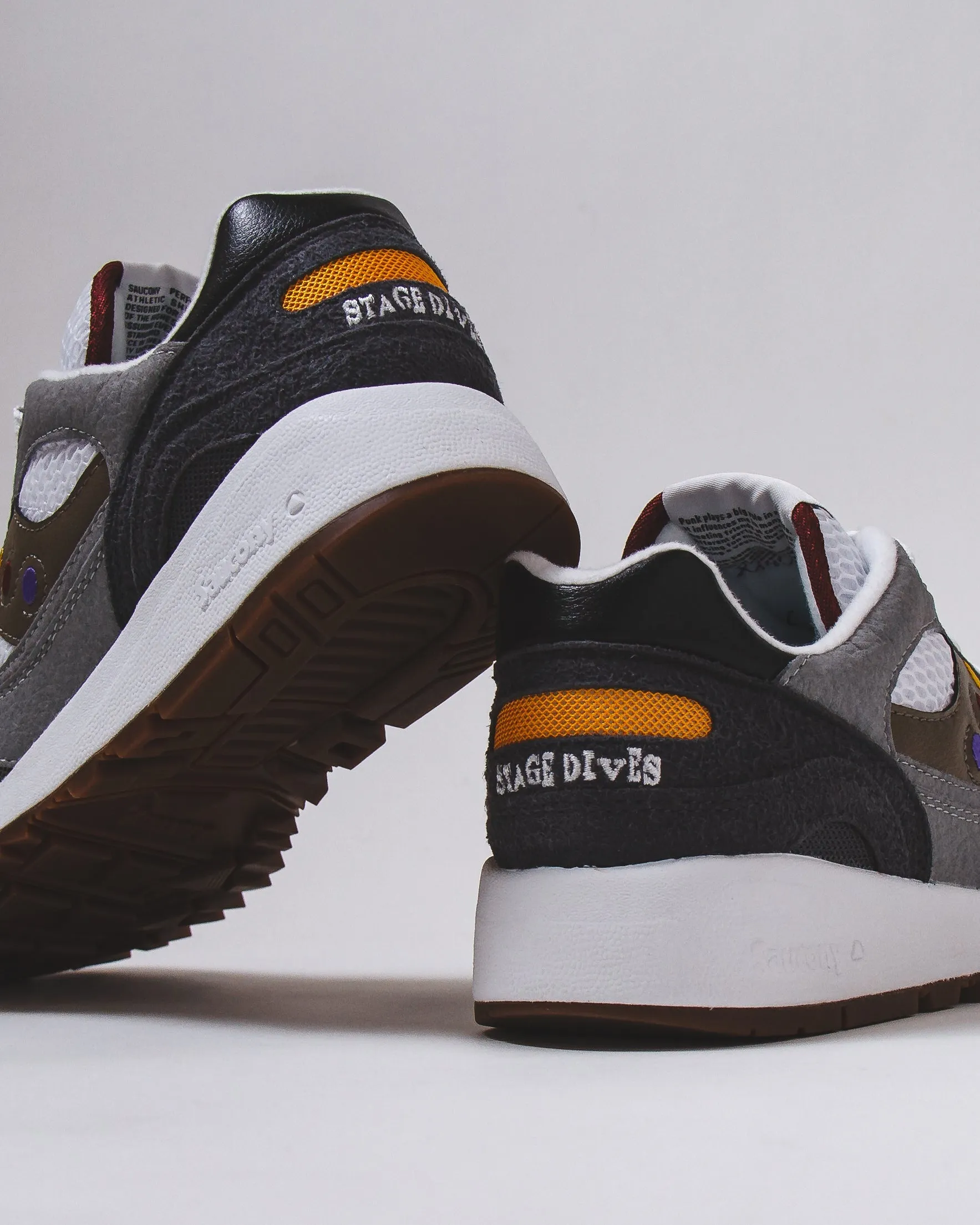 Hyper Elastic Boundary Saucony Men Shadow 6000 Stage Dive White Grey S70903-3
