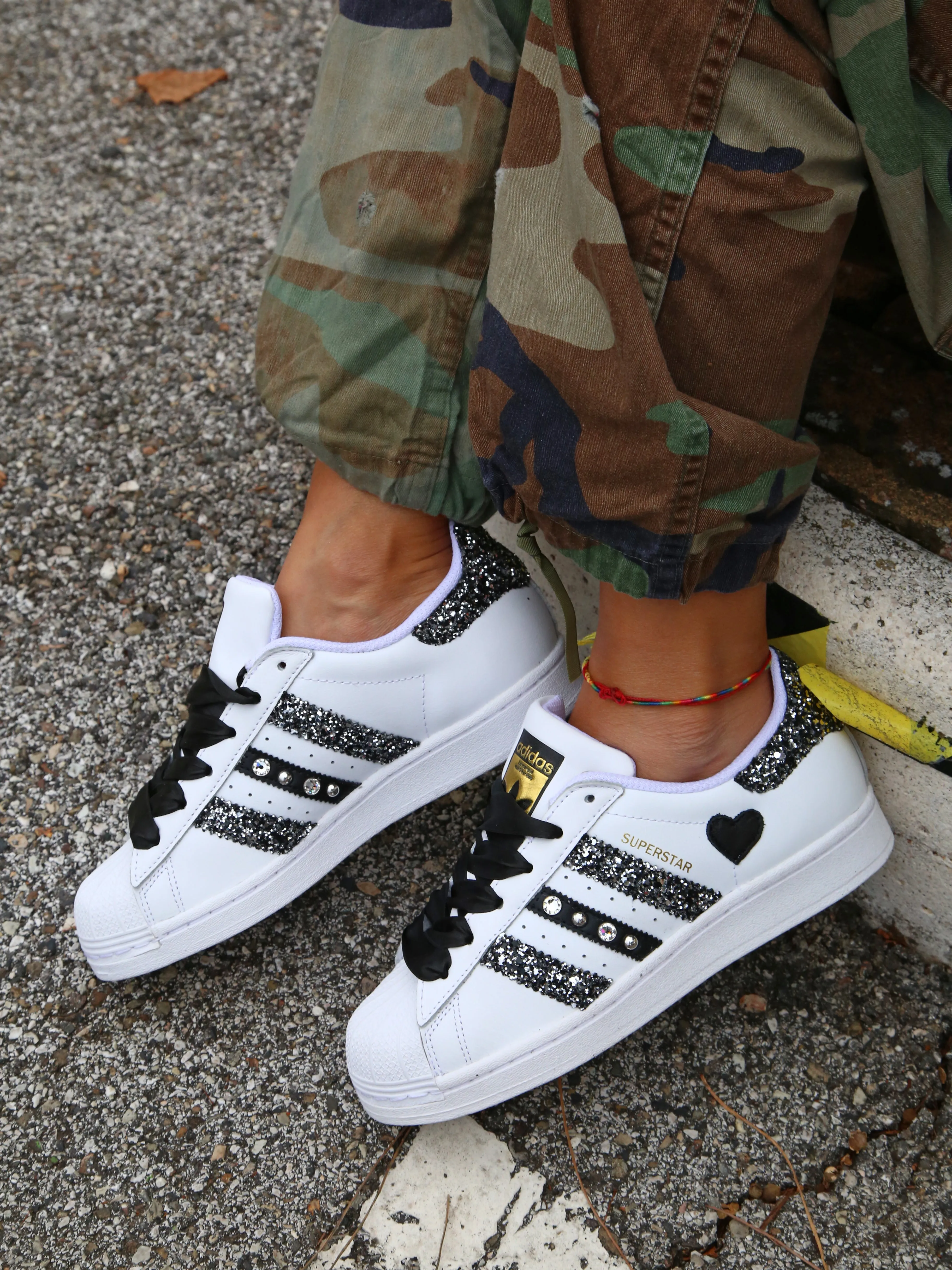 Daily Motion Anti Slip Traction Adidas Superstar Glitter Black Silver Cuore Strass & Lacci Raso