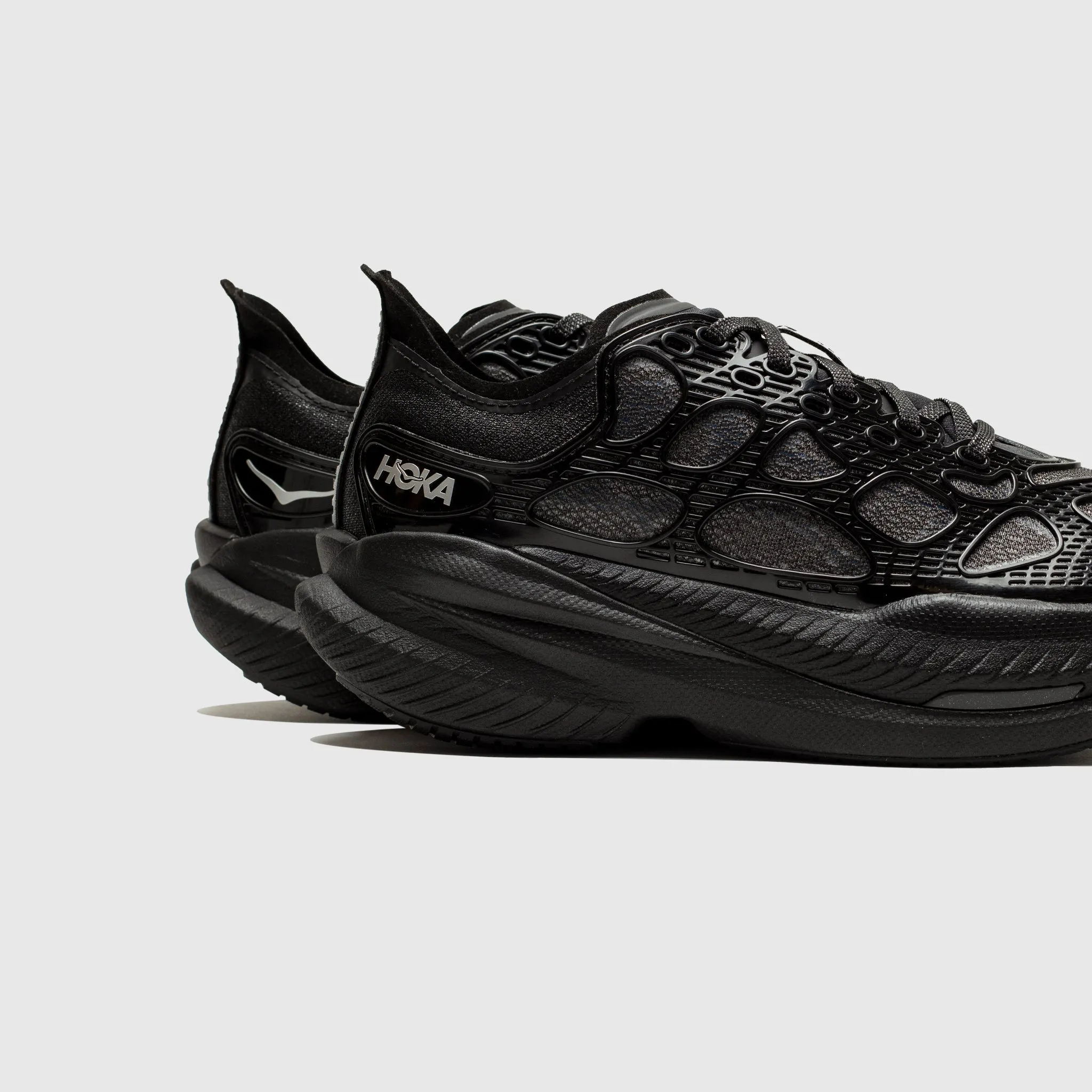 U MACH X CAGED Sky View All Day Comfort Fit