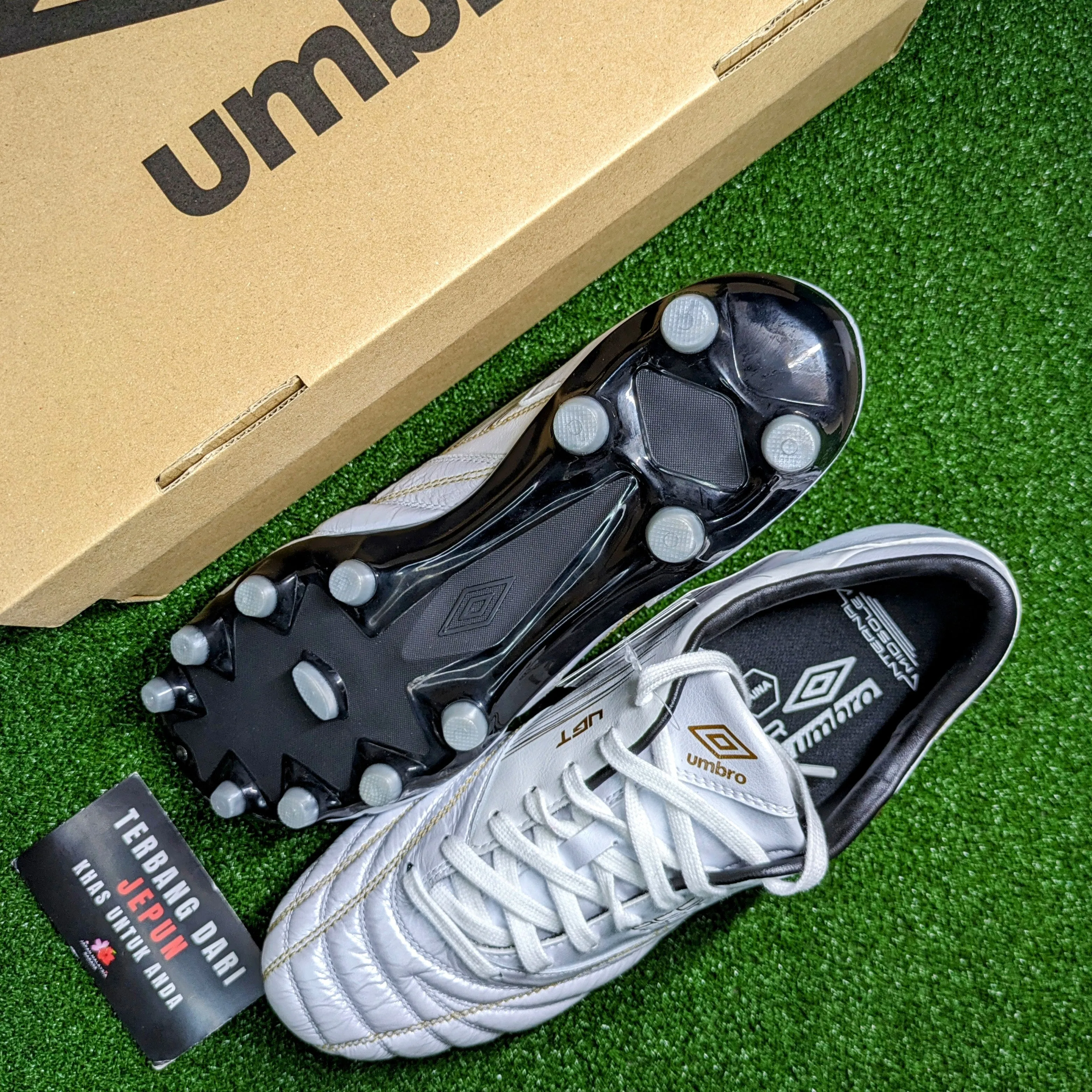Foot Response Durable Build Umbro Accerator f-lash HG
