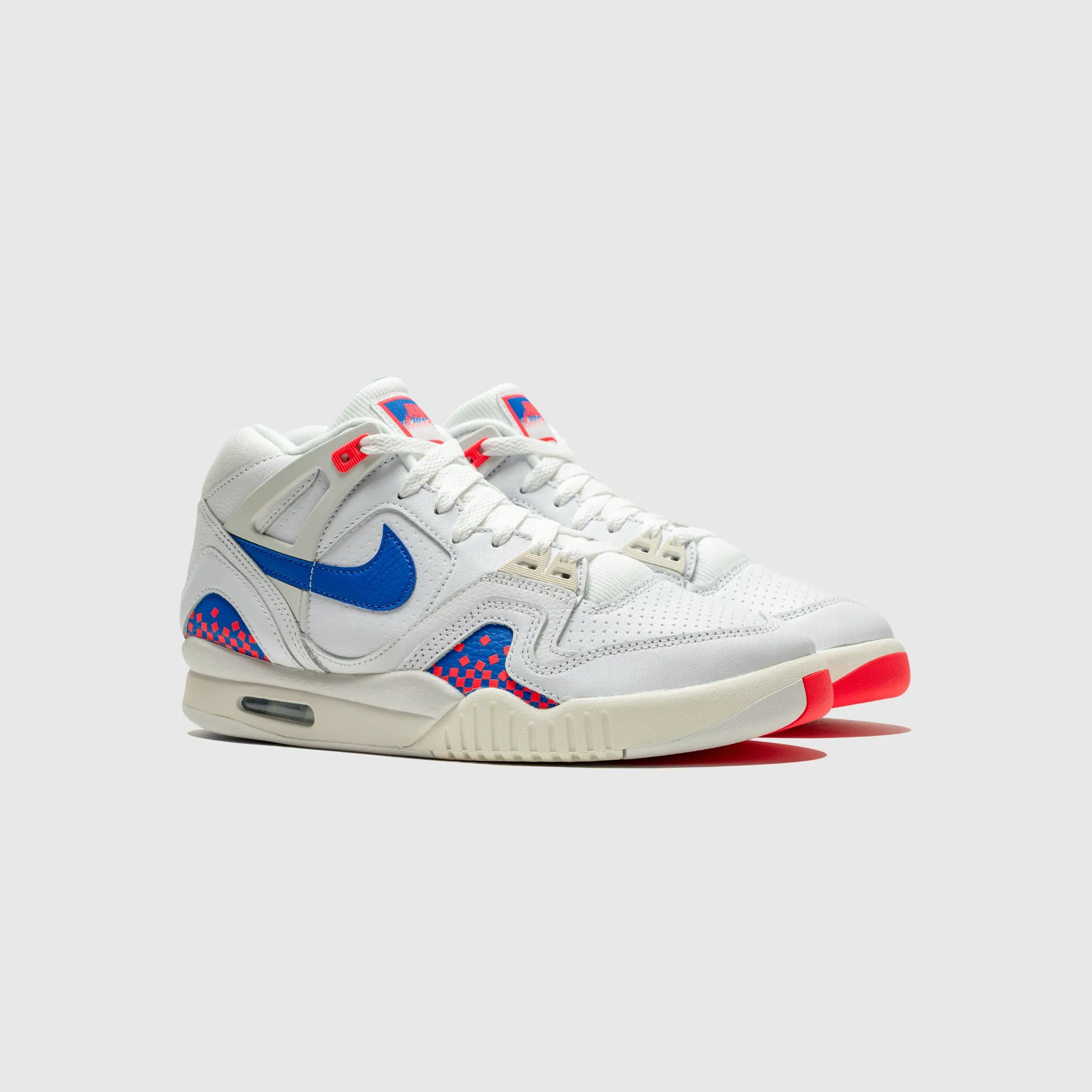 Breathable Beach Walk AIR TECH CHALLENGE 2 "PIXEL COURT"