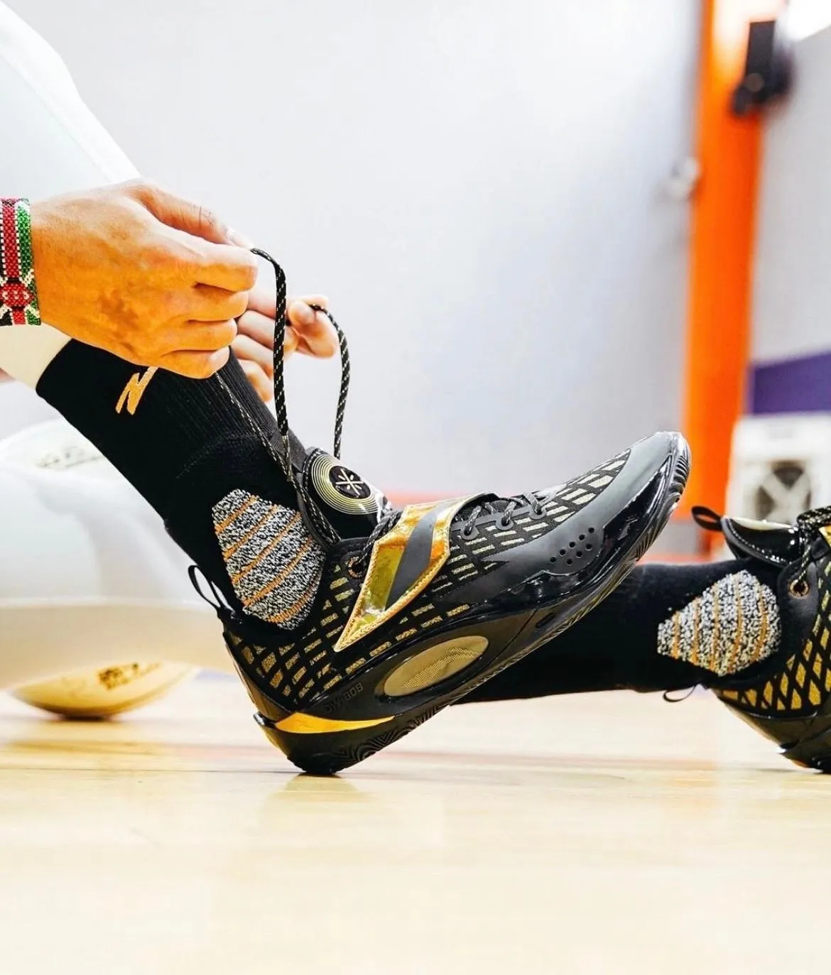 Li-Ning Wade 808 2 V2 - Black Gold Optimal Movement