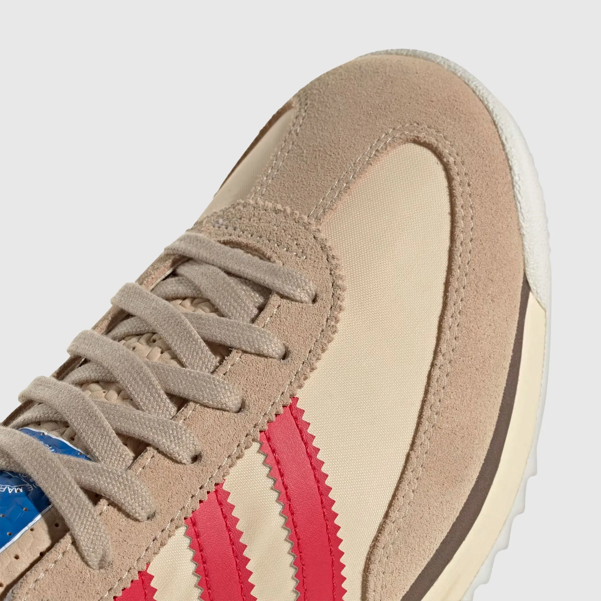 SL 72 RS Sweat Resistant Urban Stroll