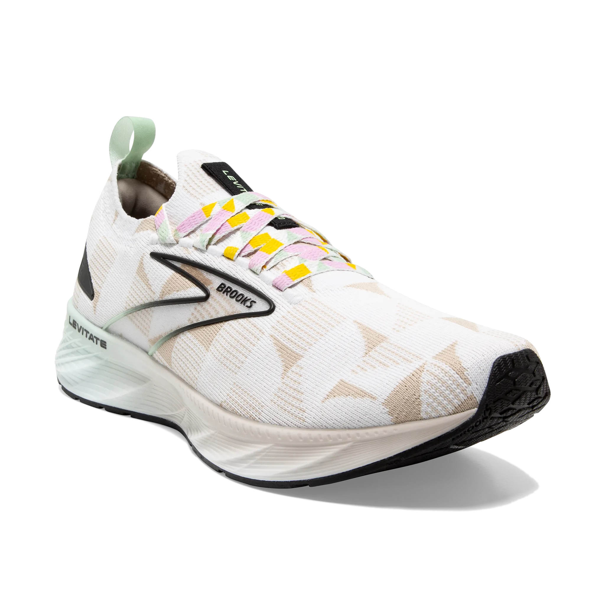 Men's Levitate StealthFit 6 Biomechanical Contouring running in a tundra area shoes