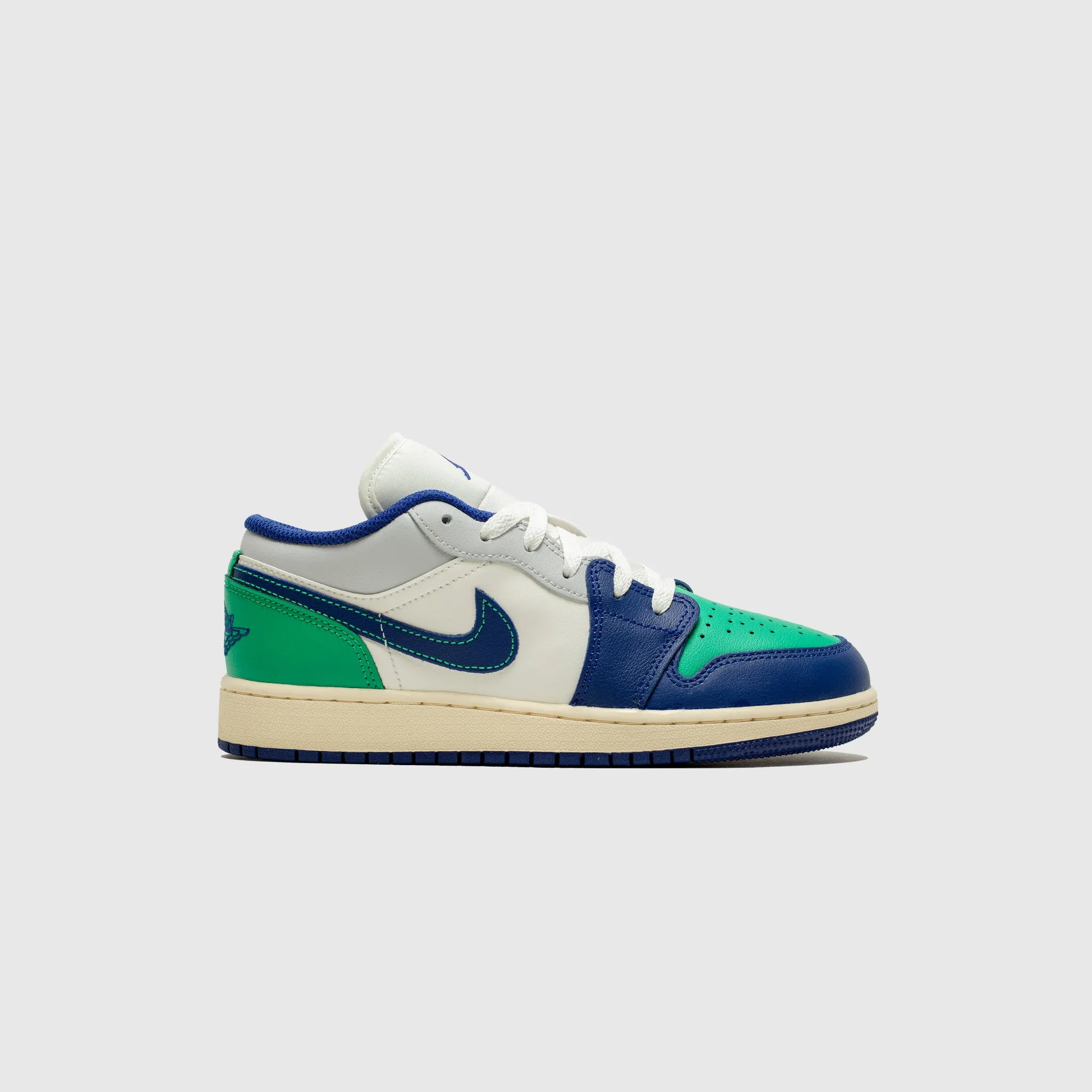 Low Impact Landing Design AIR JORDAN 1 LOW (GS) "DEEP ROYAL BLUE"
