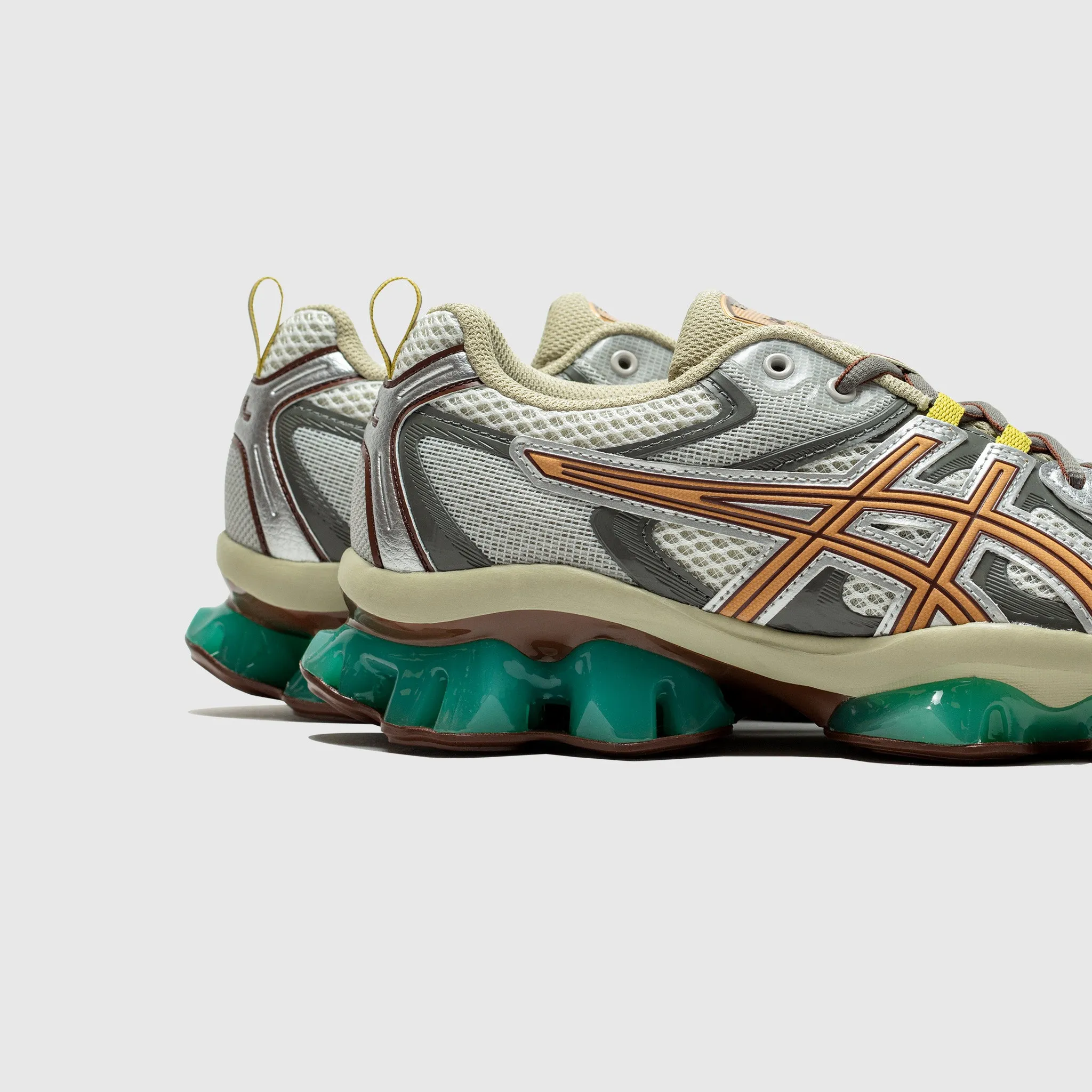 GEL-QUANTUM KINETIC Foam Pod Configuration sports - team - themed running option