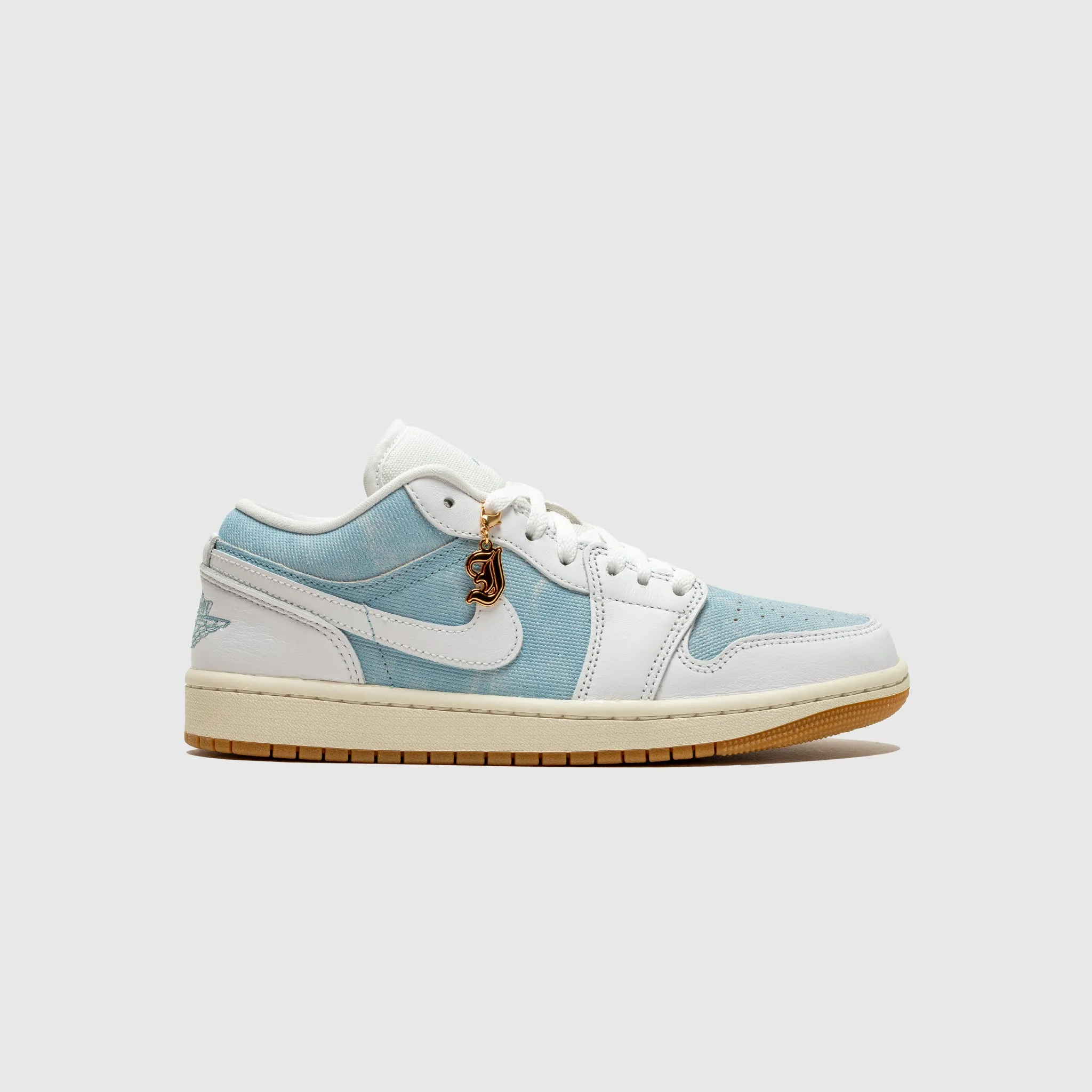 Jungle Path WMNS AIR JORDAN 1 LOW SE "WORN BLUE"