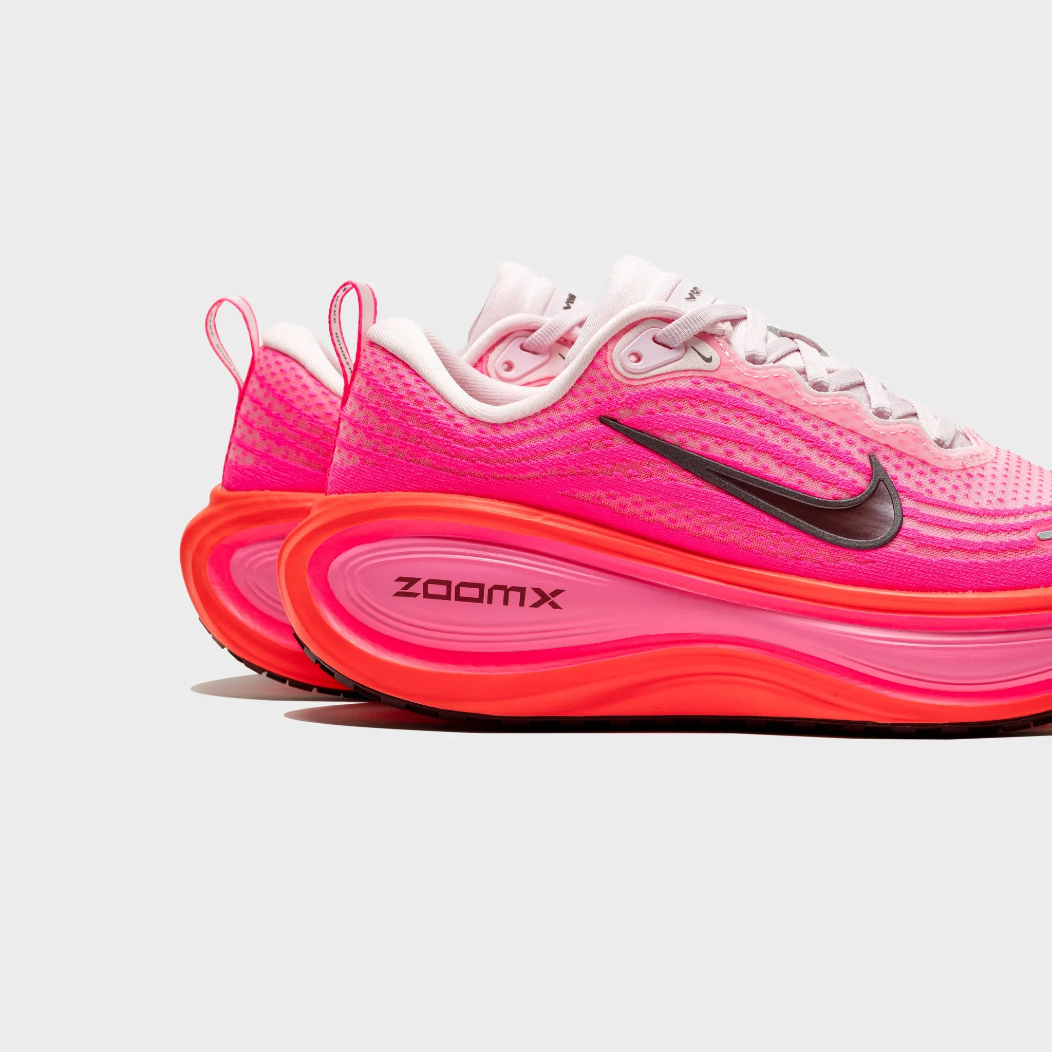 Body Balance Mix Hue WMNS VOMERO PLUS "HYPER PINK"