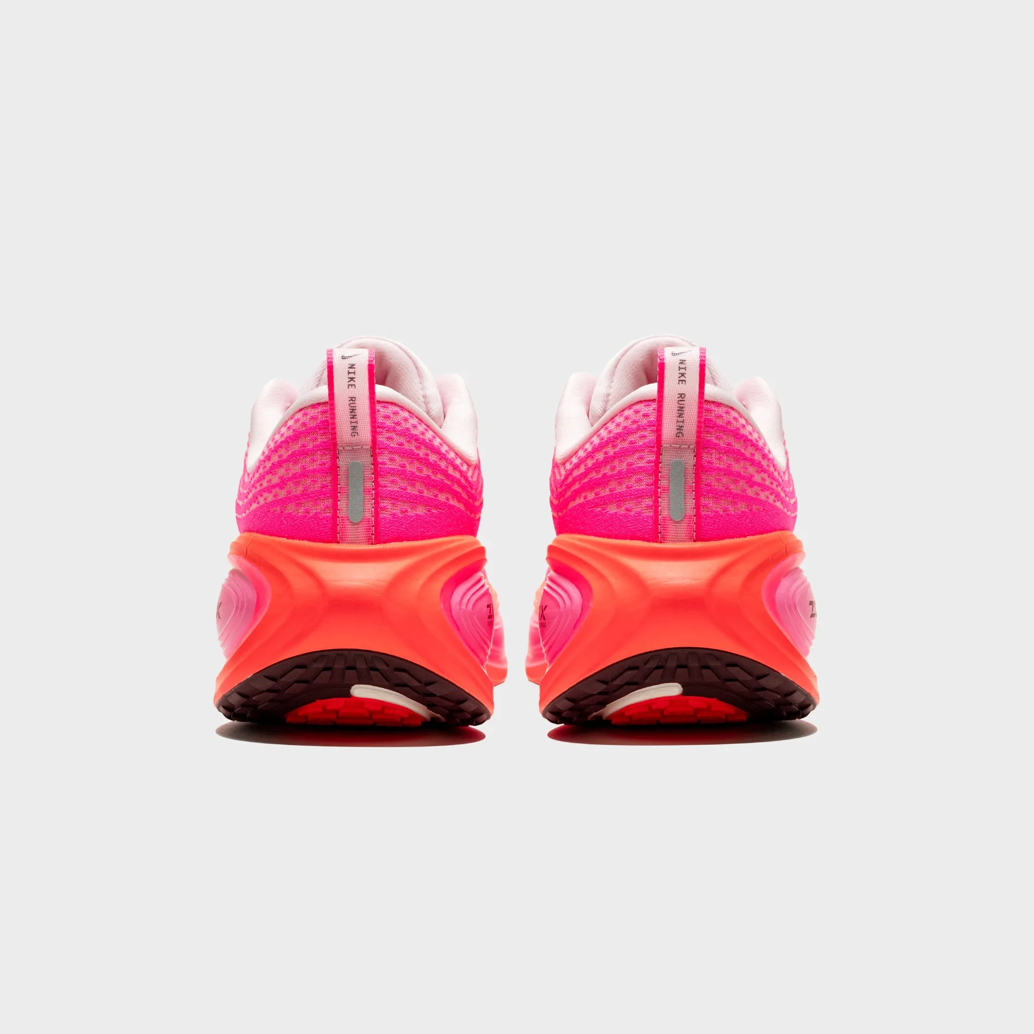 Ergonomic City Adventure World Walk WMNS VOMERO PLUS "HYPER PINK"