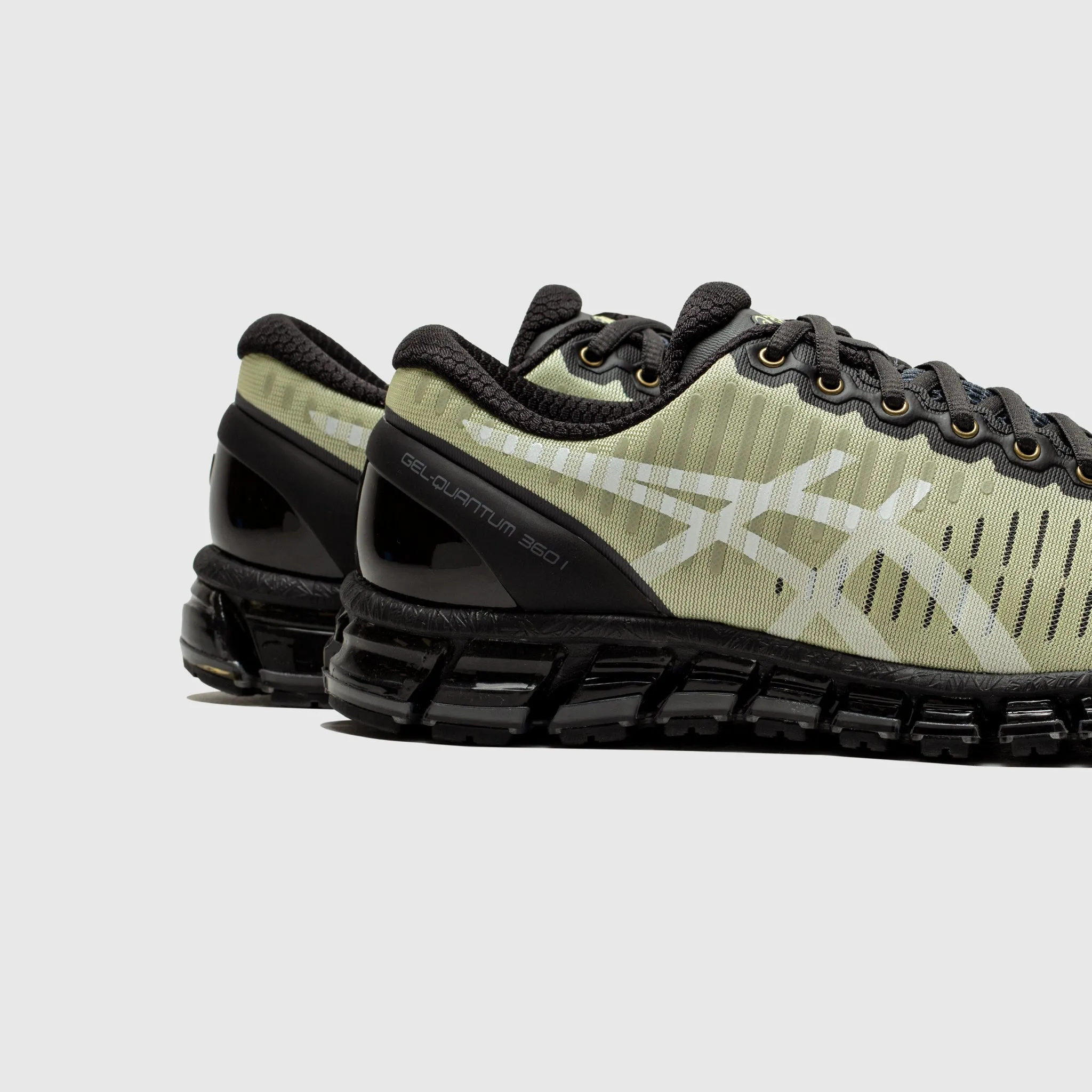 GEL-QUANTUM 360 X ABOVE THE CLOUDS fitness shoe items