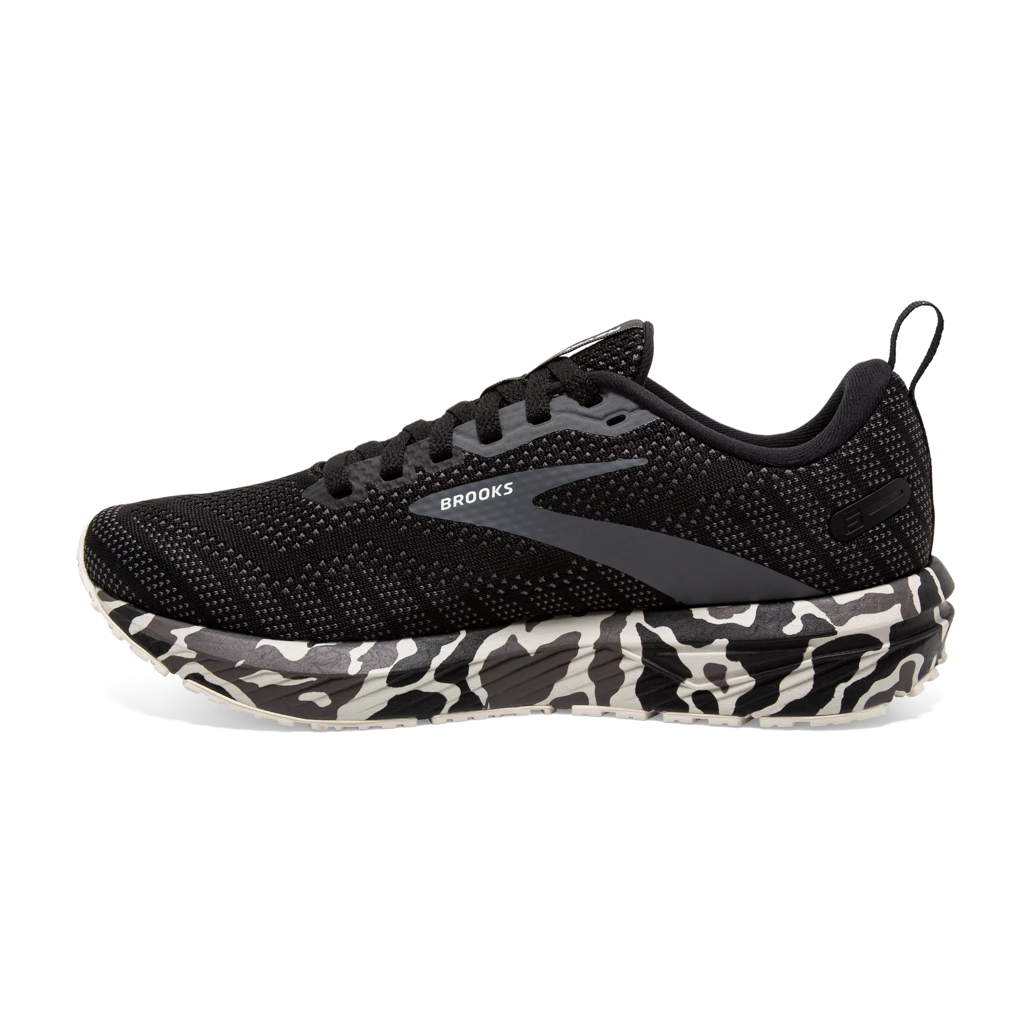 Men's Revel 6 park running shoe setting