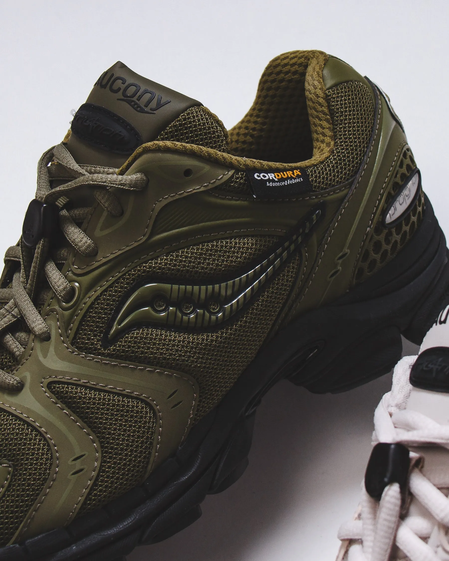 Saucony Men ProGrid Triumph 4 Gorpcore Avocado Cordura S70758-3 pre - race running Trendy