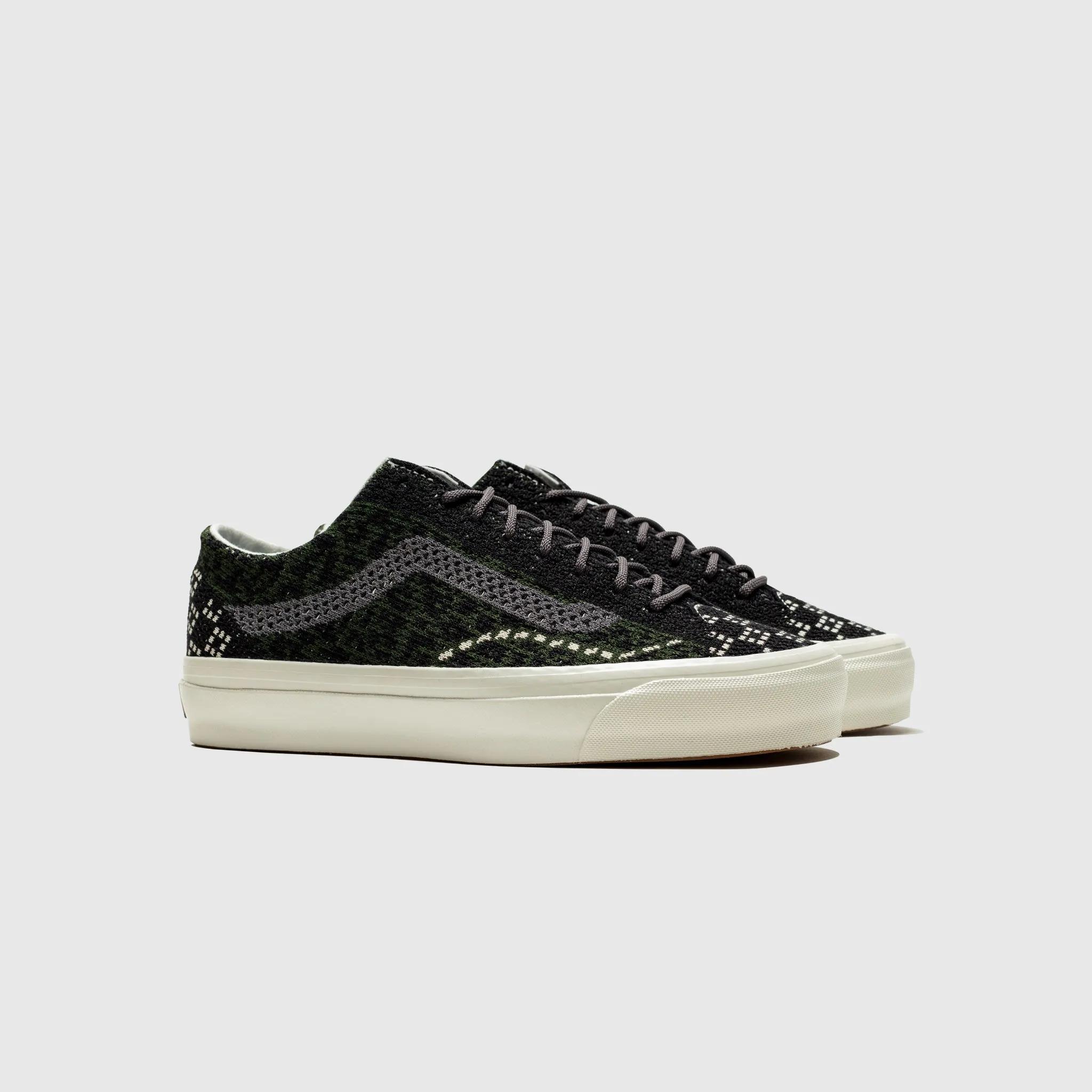 OLD SKOOL 36 EK LX Desert Run Toe Protection