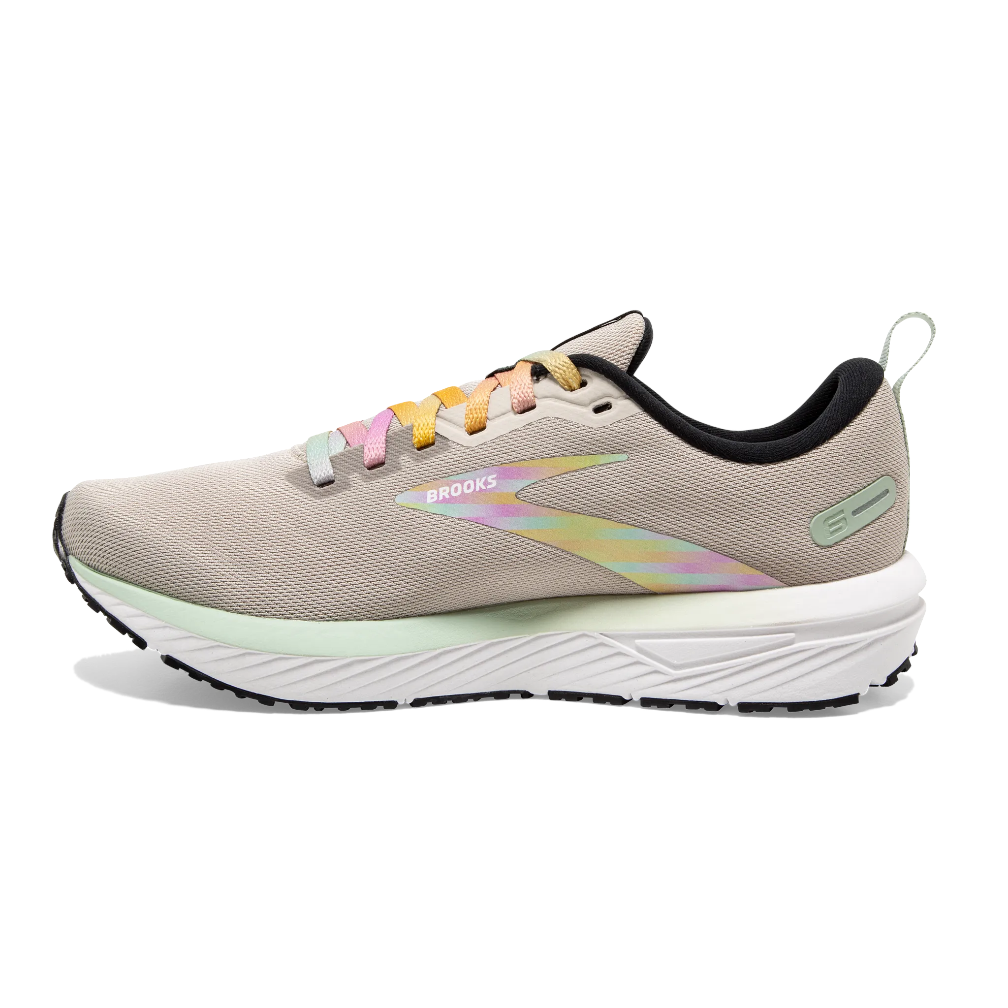 outdoor running footgear Women's Revel 6