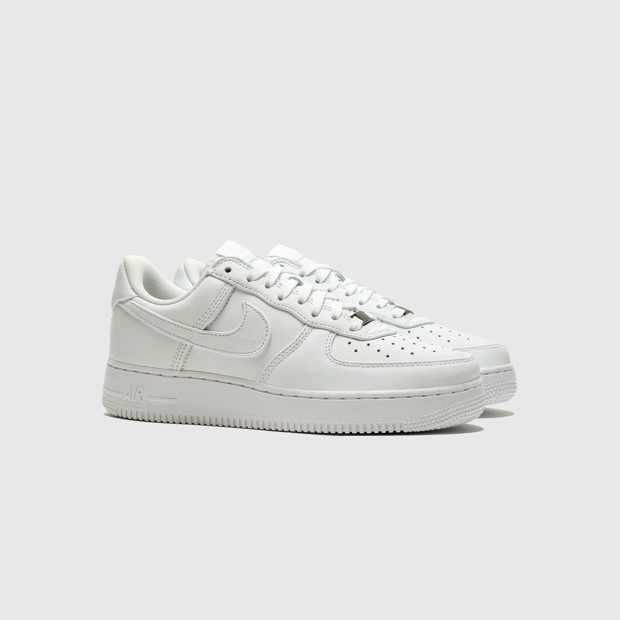 AIR FORCE 1 LOW RETRO PREMIUM "TRIPLE WHITE" Office Cool Wool Warm