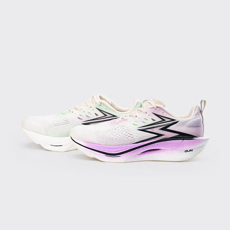 Flame 3 ET "Reverse" running on a wooden track shoes running in the snow