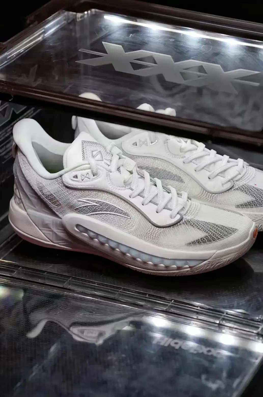 Phylon Midsole Torque Control Shank Anta Shock Wave 6 Pro - White