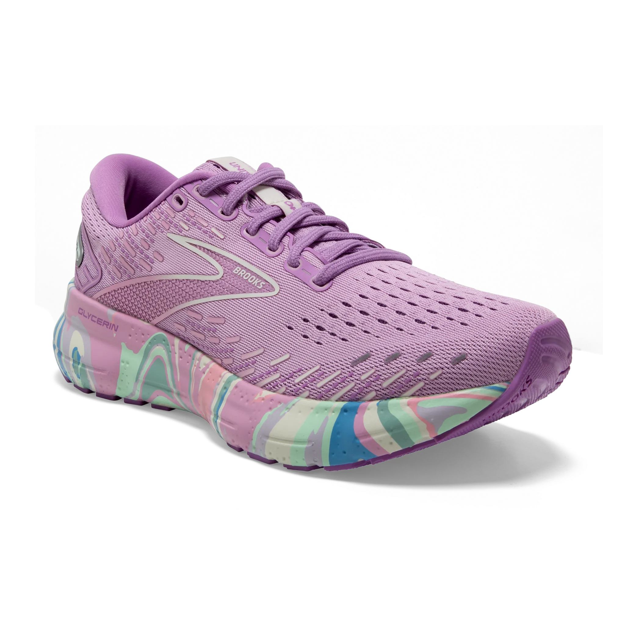 Women's Glycerin 20 running in a prairie area shoes
