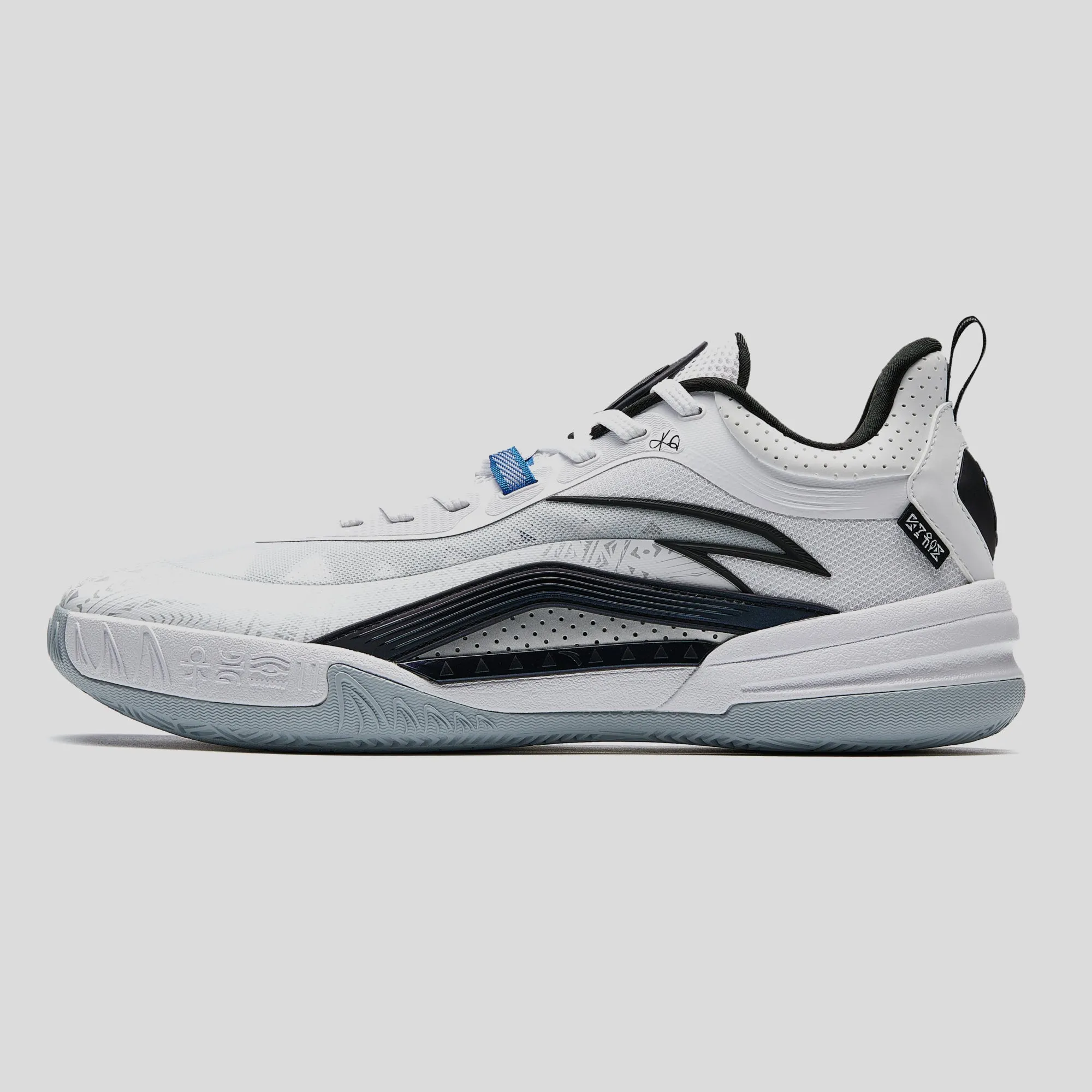 running with a lugged outsole ANTA KAI 1 TEAM Cushioned Design Concept