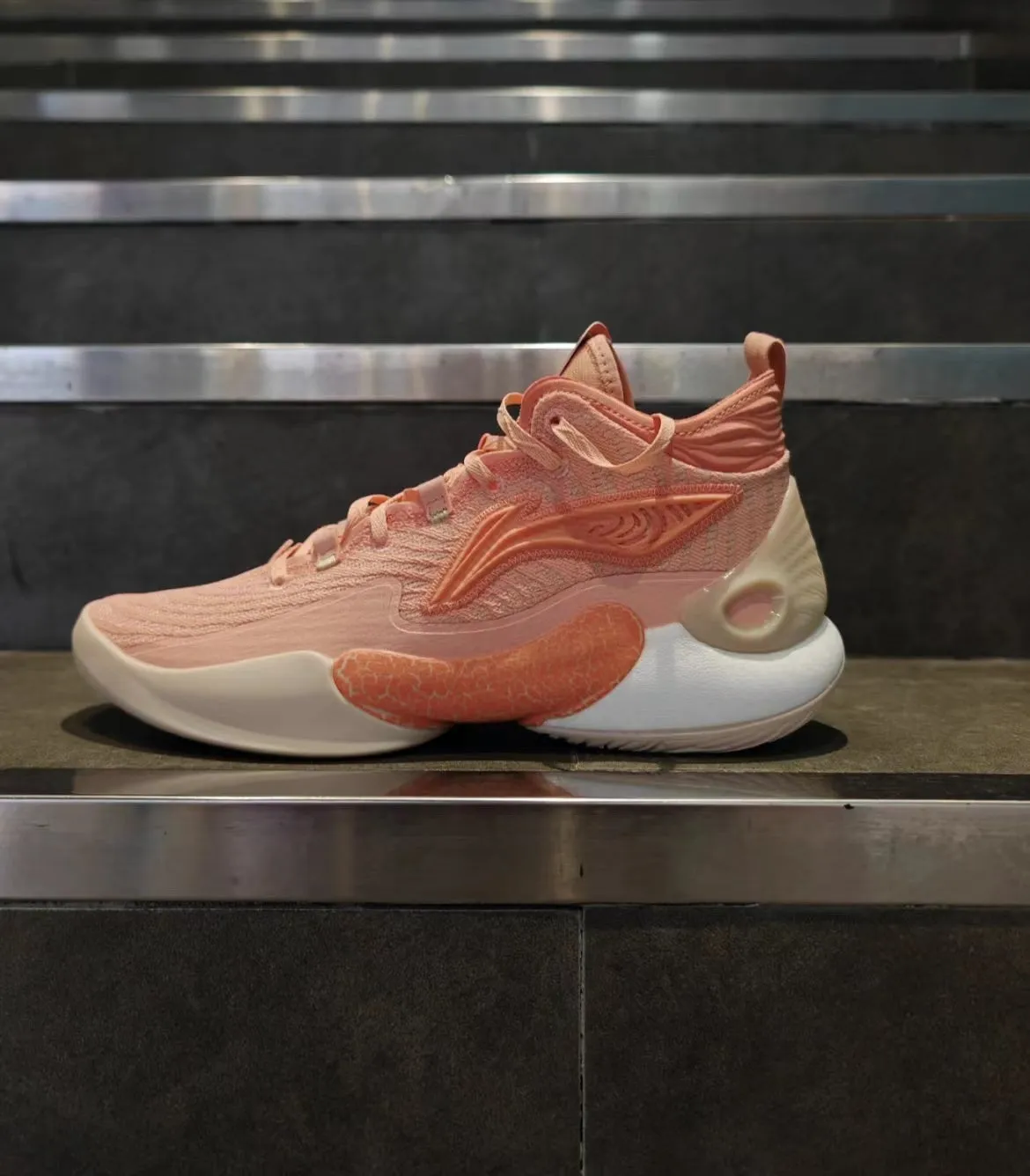 Reinforced Heel Counter Li-Ning Yushuai 18 - Pink Orange