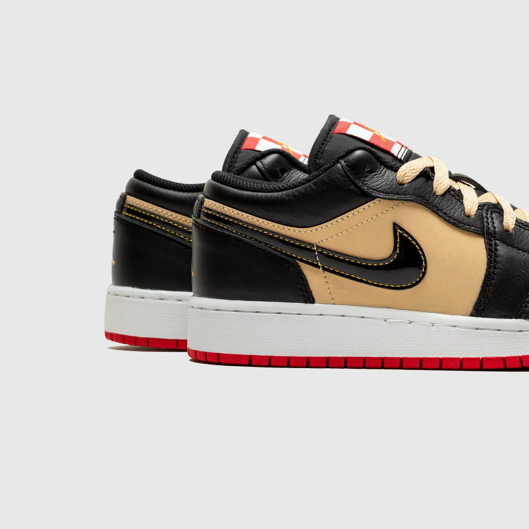Eco Friendly Office Workers AIR JORDAN 1 LOW SE (GS) "PIZZA"