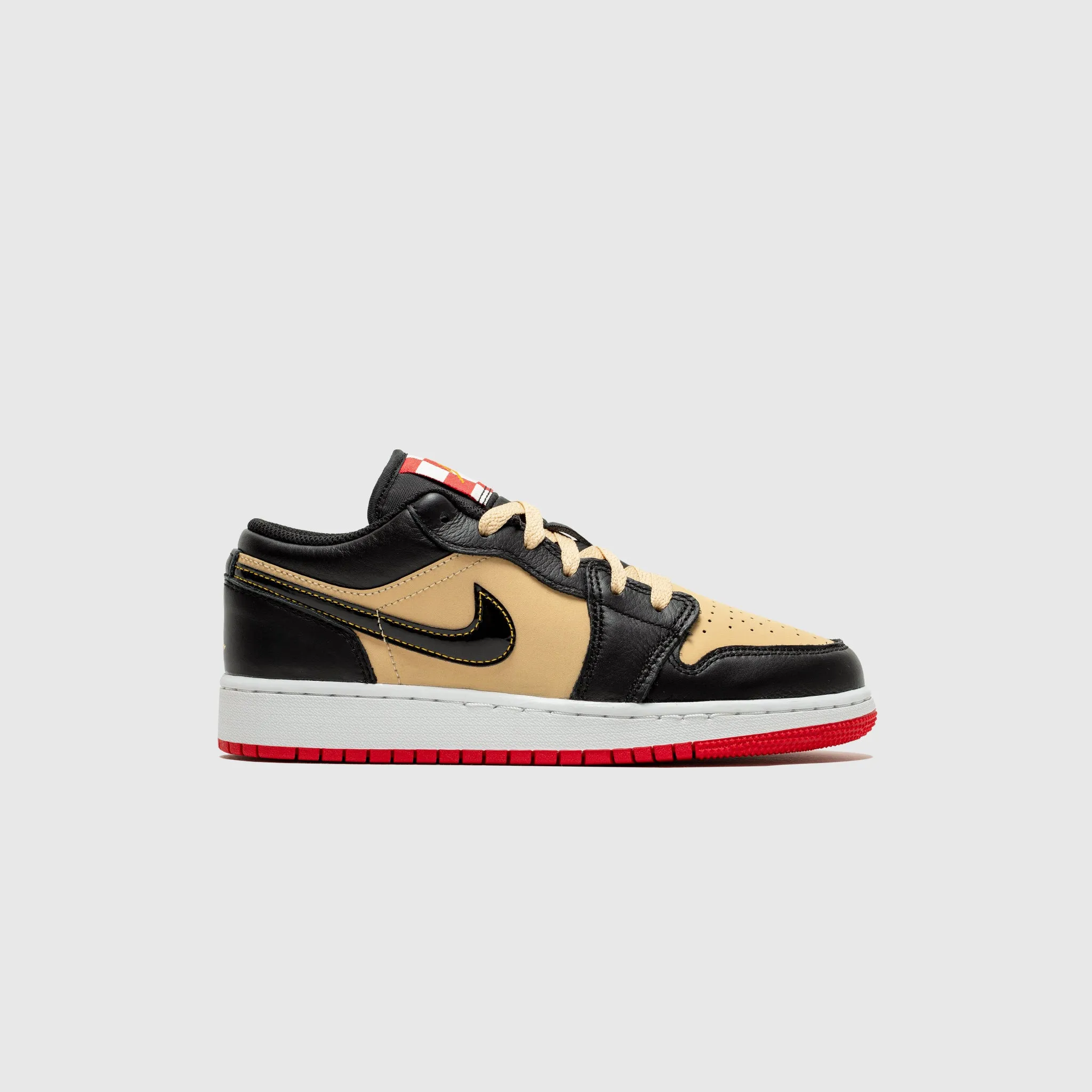 Trail Ease Non Weighted Movement AIR JORDAN 1 LOW SE (GS) "PIZZA"