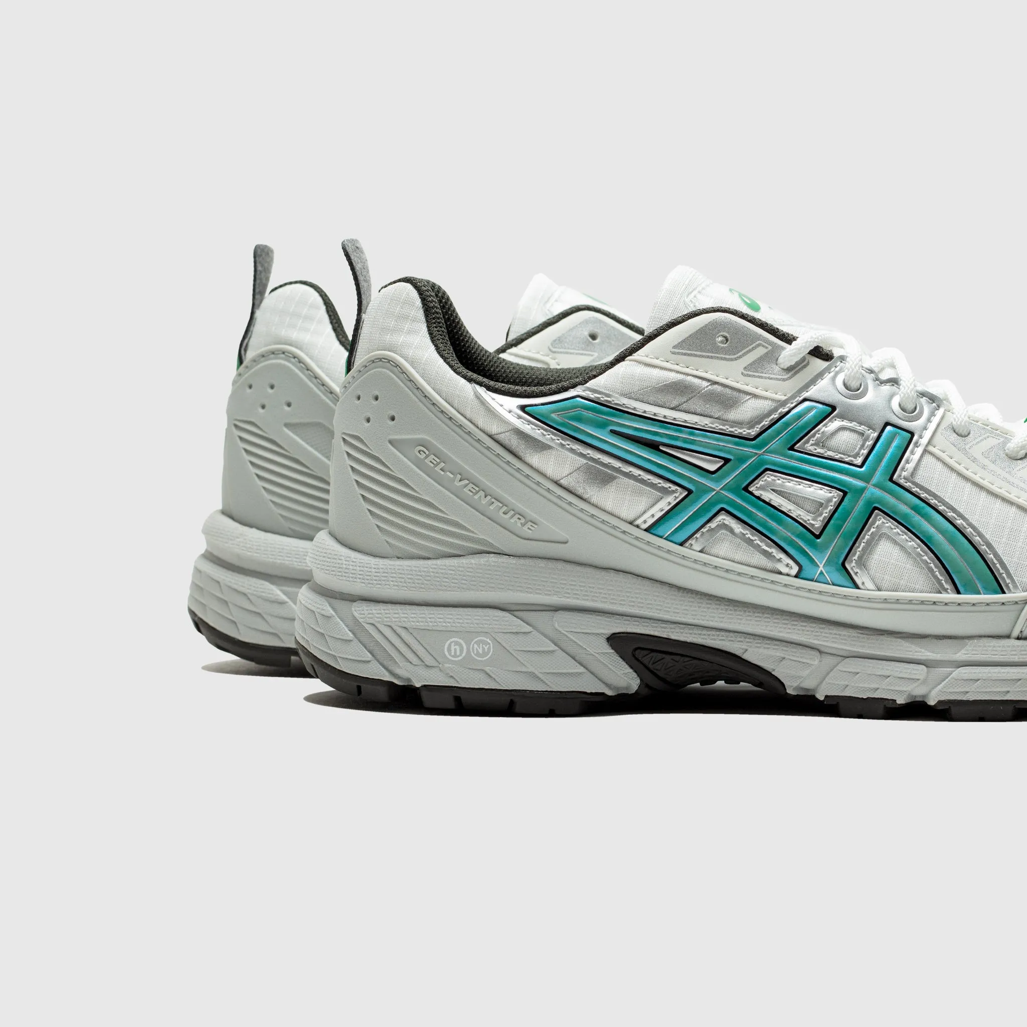 HIDDEN NY X GEL-VENTURE 6 SHIELD Reinforced sidewalls running shoes for men in their 20s