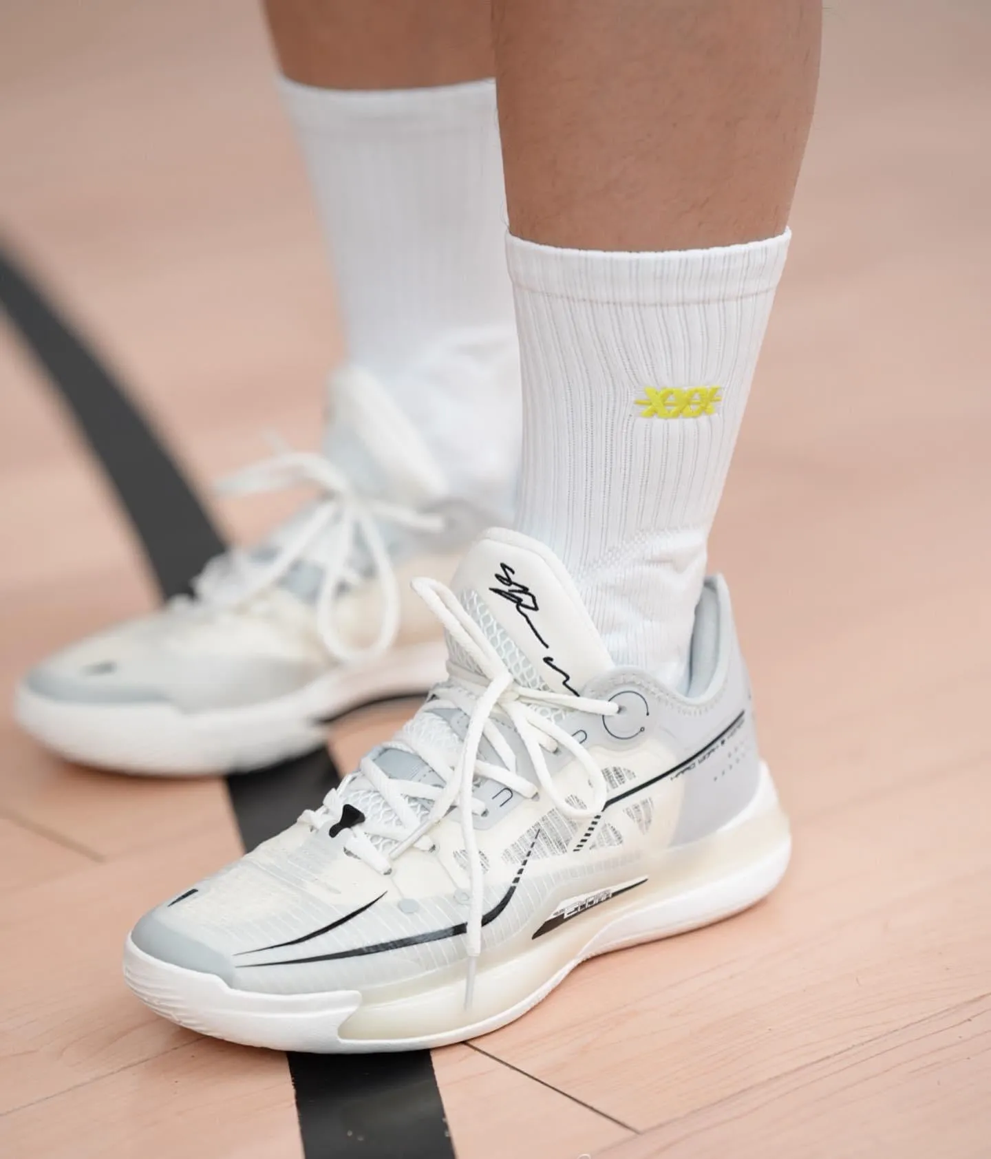 Spencer Dinwiddie x 361?? DVD2 SE - Beige Gray Flexible Arch Structure
