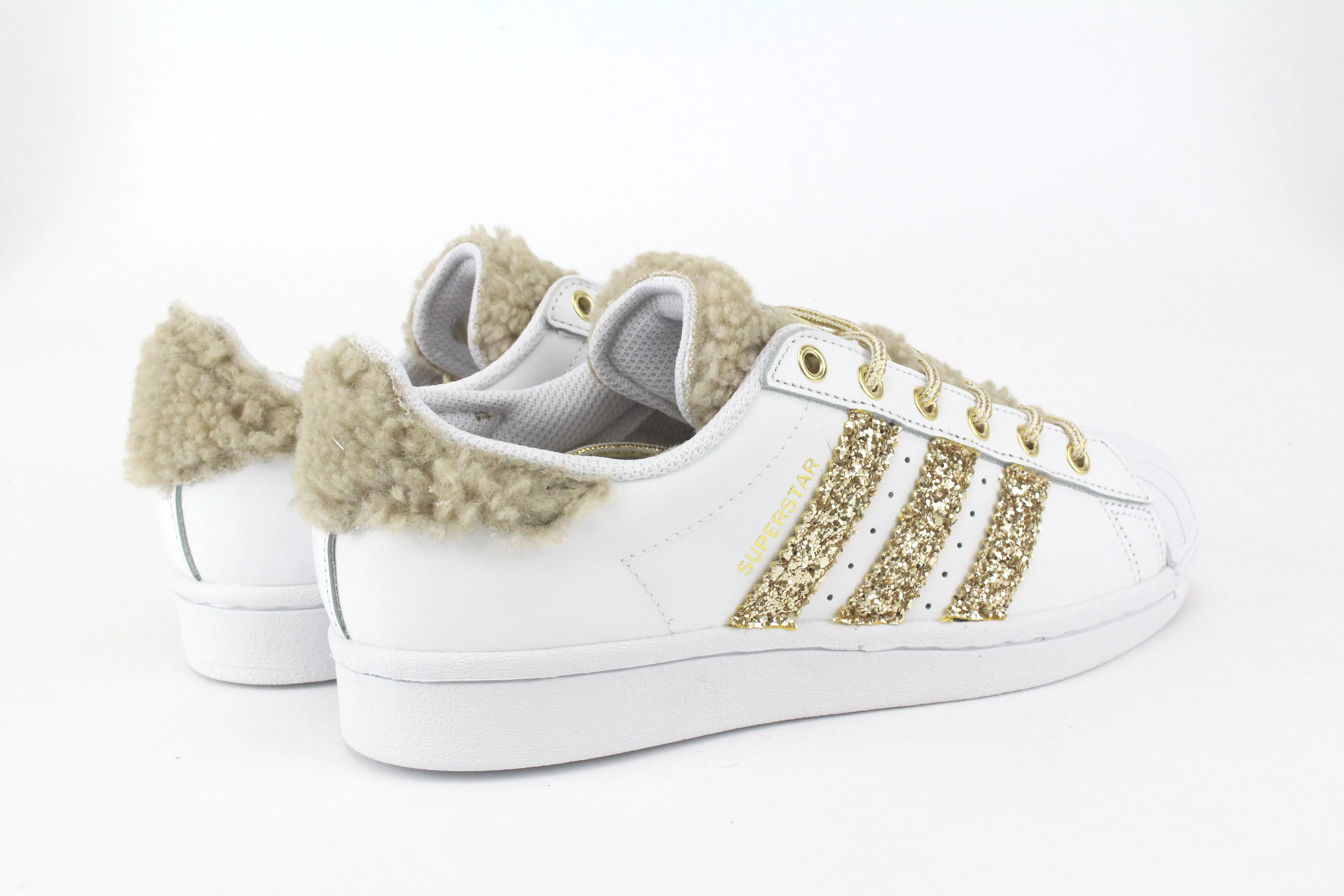 Soft Cushioned Upper Breathable Vent Holes Adidas Superstar Lamb Beige & Glitter Oro
